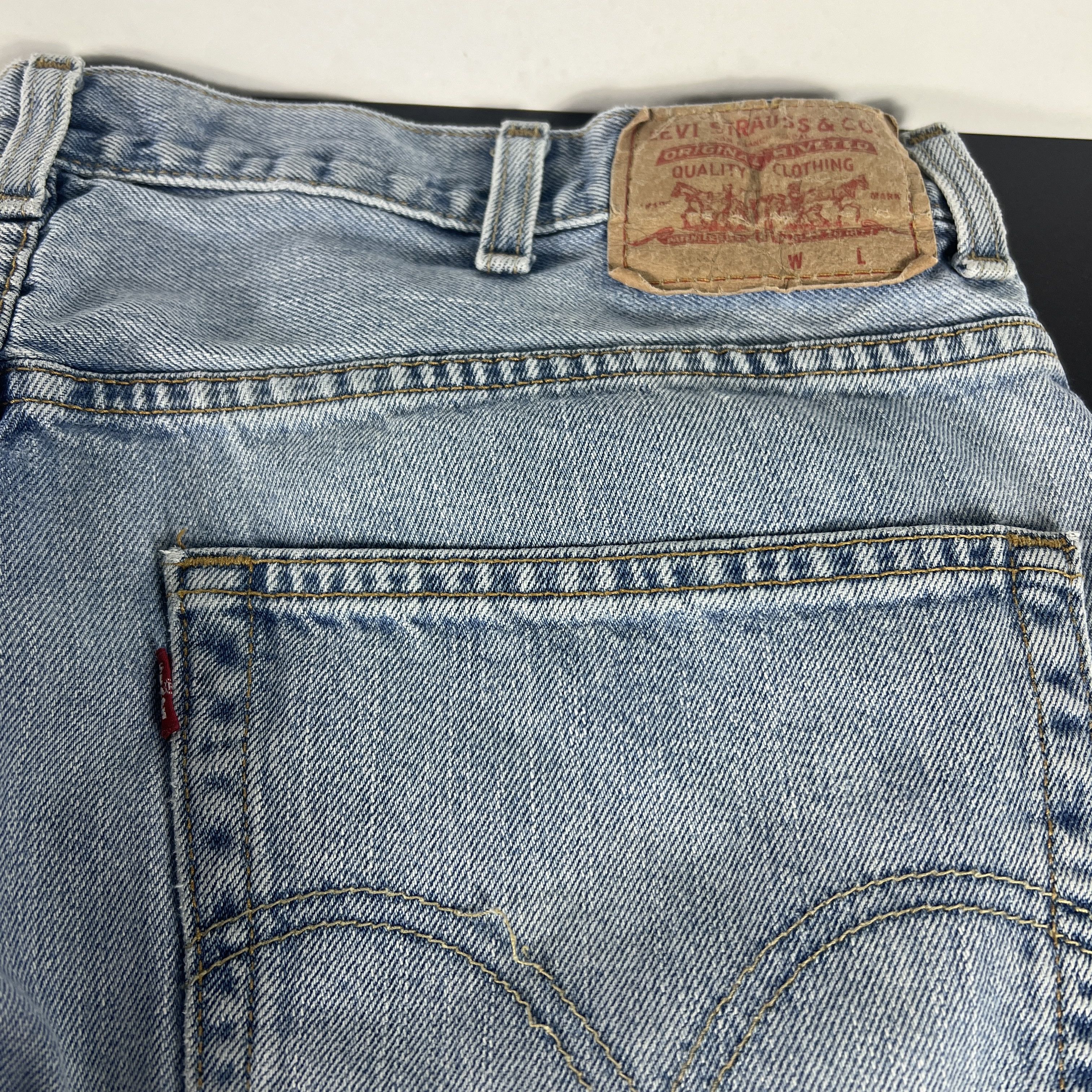 Levi's × Vintage Y2K Levi's Jean 550 Relaxed Straight Light Blue Cotton Denim Size US 37 - 16 Thumbnail