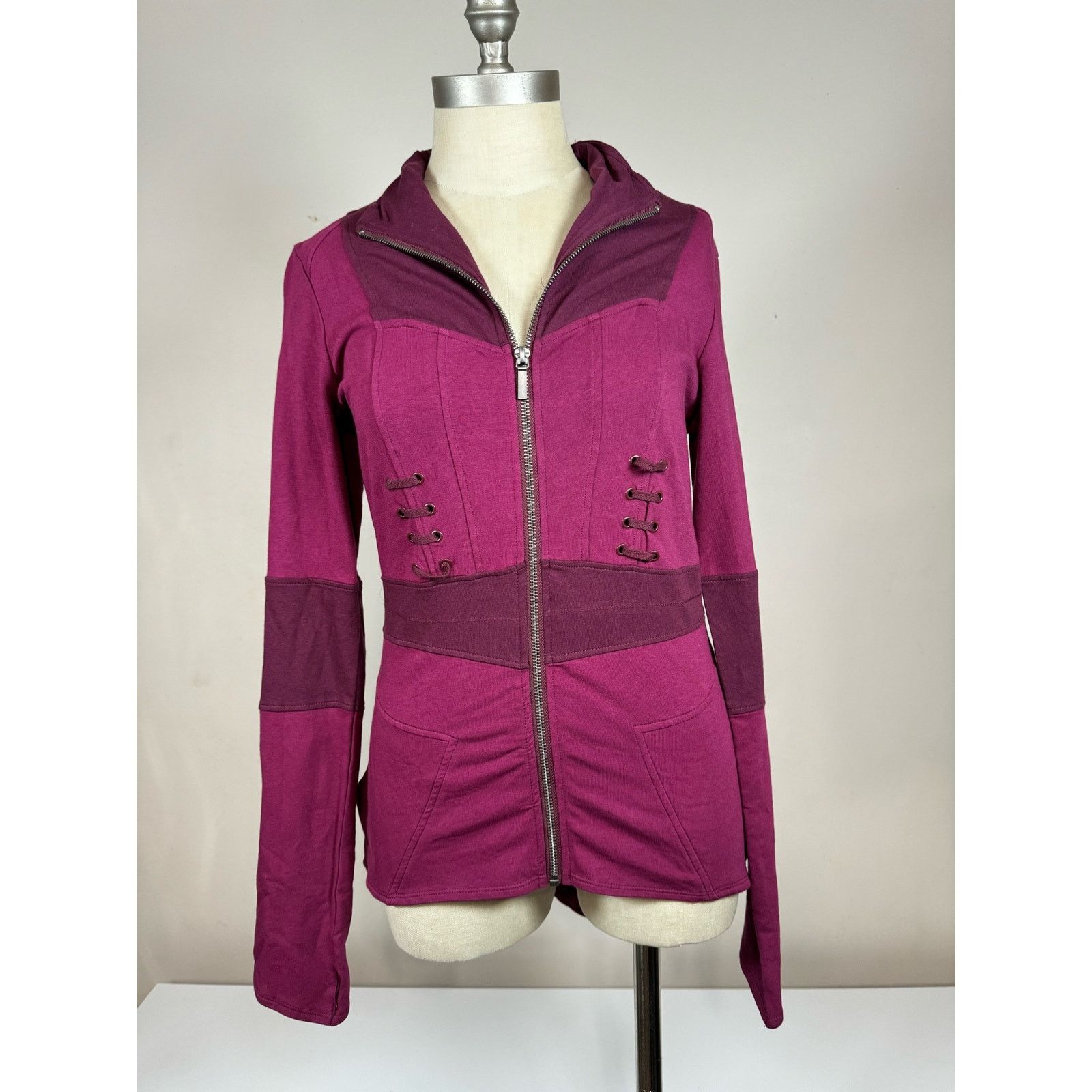Unknown London Her Universe Women Of Marvel The Scarlet Witch Jacket Size S Size S / US 4 / IT 40 - 1 Thumbnail