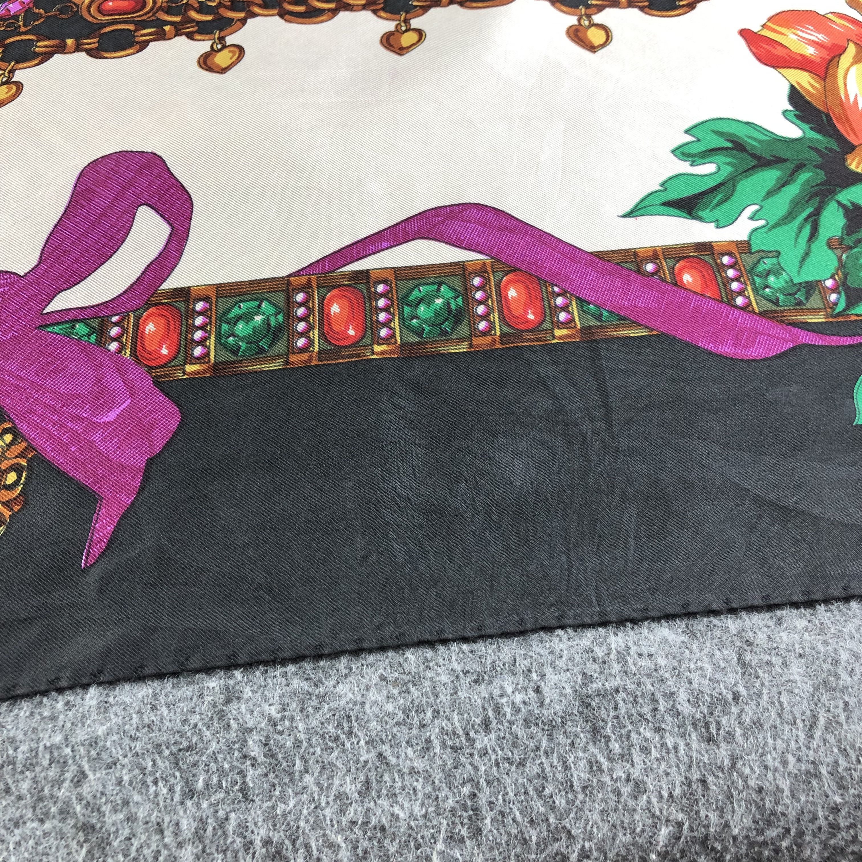 Vintage Vintage Guarisco Italy Floral Hand Rolled Silk Scarf M466 Size ONE SIZE - 7 Thumbnail