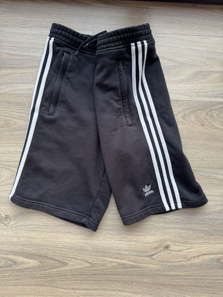 Adidas Adidas Shorts 3 Stripes Size US 42 / EU 58 - 3 Thumbnail