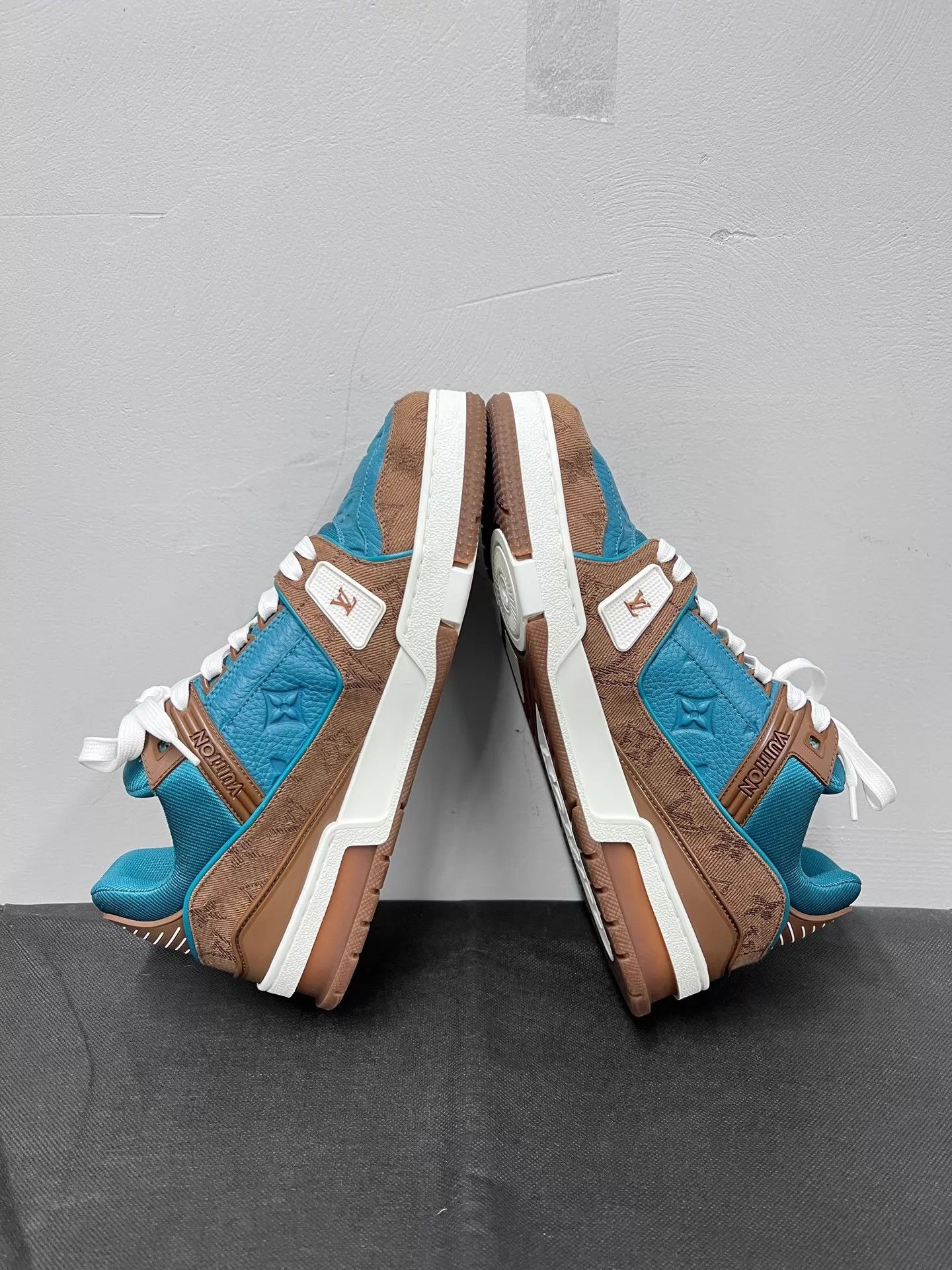 Louis Vuitton Louis Vuitton Trainer Green Brown Sneaker UK7.5 Worn2x Size US 8.5 / EU 41-42 - 5 Thumbnail