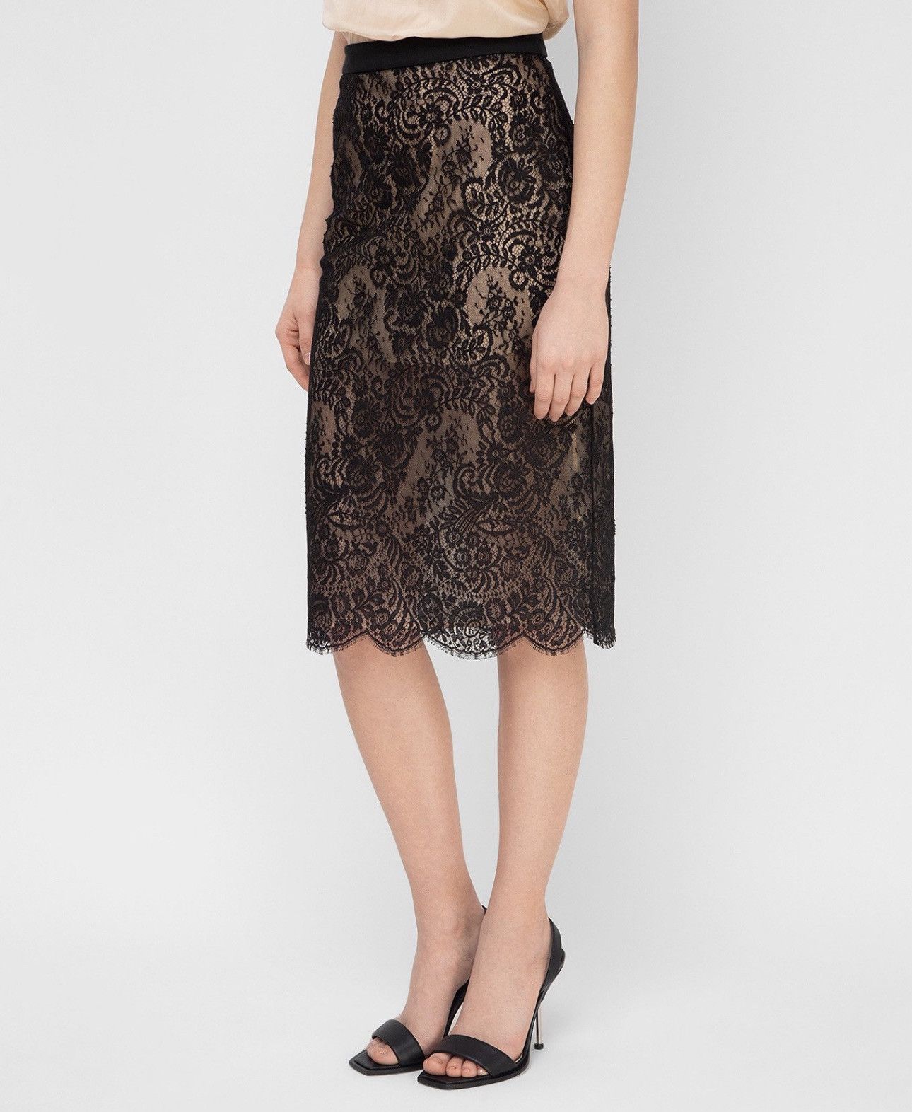 Alexander McQueen Last Alexander McQueen Black Lace Midi Skirt Size 27" / US 4 / IT 40 - 3 Thumbnail