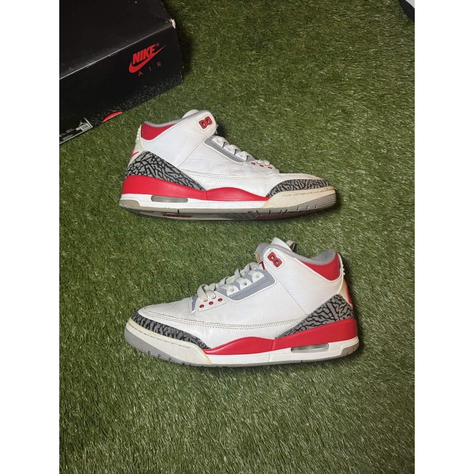Jordan Brand Air Jordan 3 Retro Fire Red (2022) Men's size 9 US Size US 9 / EU 42 - 1 Thumbnail
