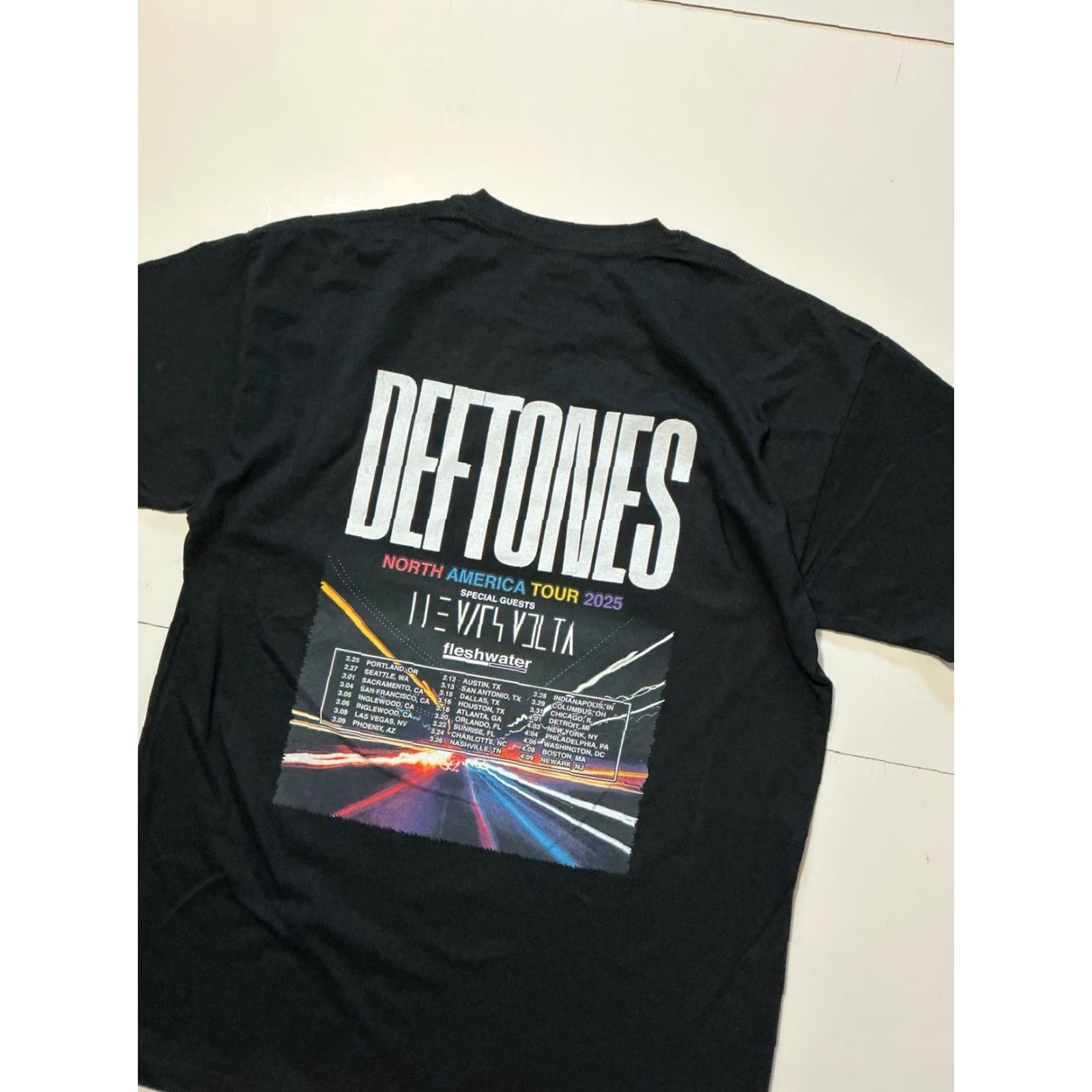 Vintage VINTAGE Deftones North American Tour The Mars Volta Fleshwater Graphic T-Shirt L Size US L / EU 52-54 / 3 - 4 Thumbnail