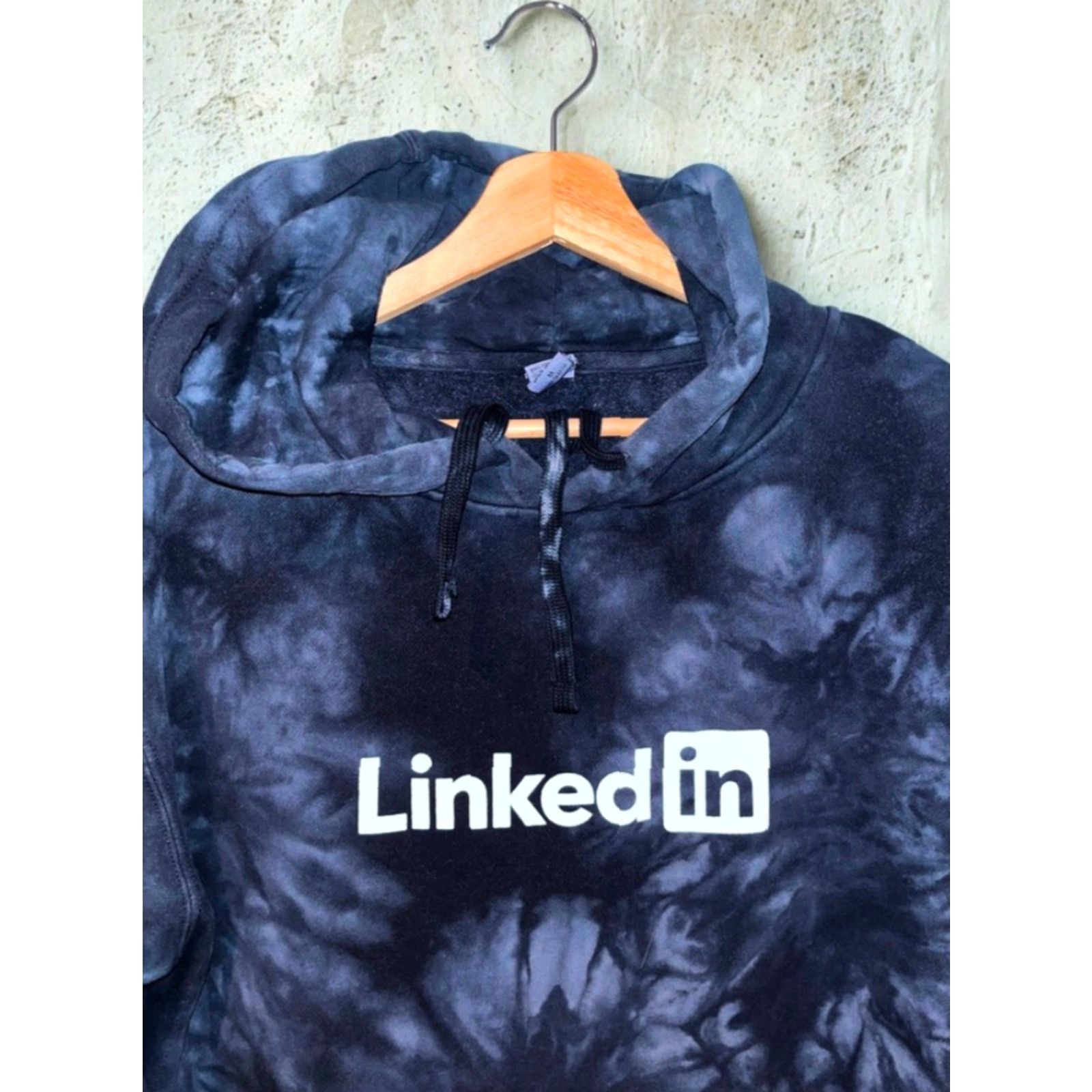 Vintage VINTAGE LinkedIn Employee Exclusive Blue Tie-Dye Hoodie Independent Trading Company Hooded Pullover Men’s M Size US M / EU 48-50 / 2 - 6 Thumbnail