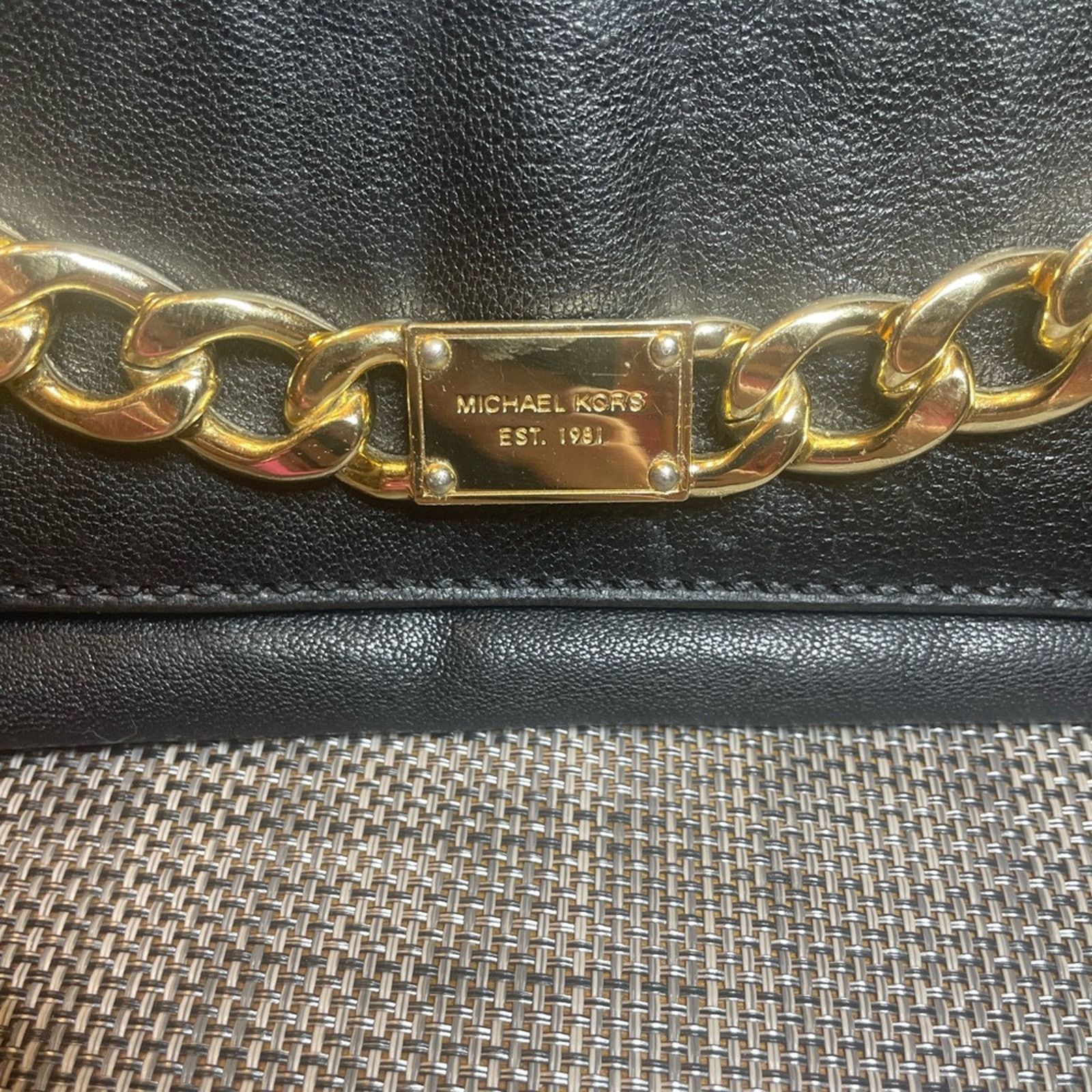 Michael Kors Michael Kors - Black clutch with gold chain Size ONE SIZE - 3 Thumbnail