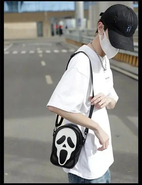 VIBE Y2K Scream Ghost Pattern Shoulder Bag Size ONE SIZE - 1 Thumbnail