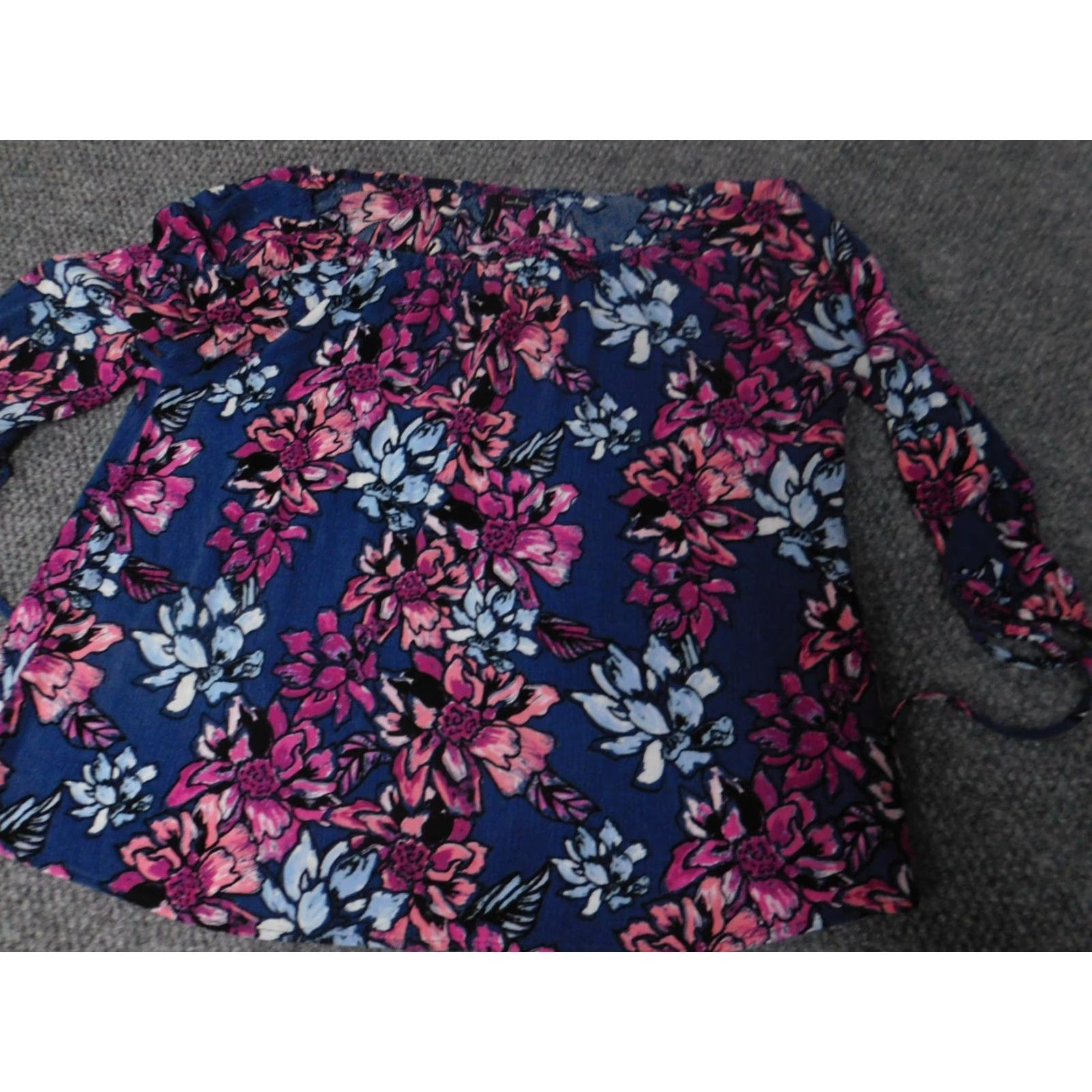 Vintage New Directions Blouse Womens Small blue floral crew neck pullover rayon casual Shirt S Size S / US 4 / IT 40 - 3 Thumbnail