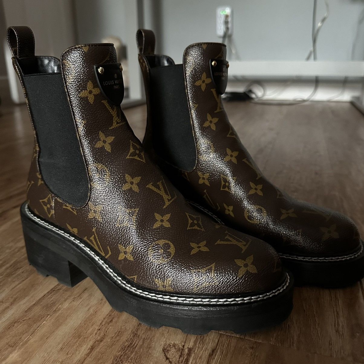 Louis Vuitton Louis Vuitton/LV Beaubourg Ankle Boot Size US 8 / IT 38 - 1 Thumbnail