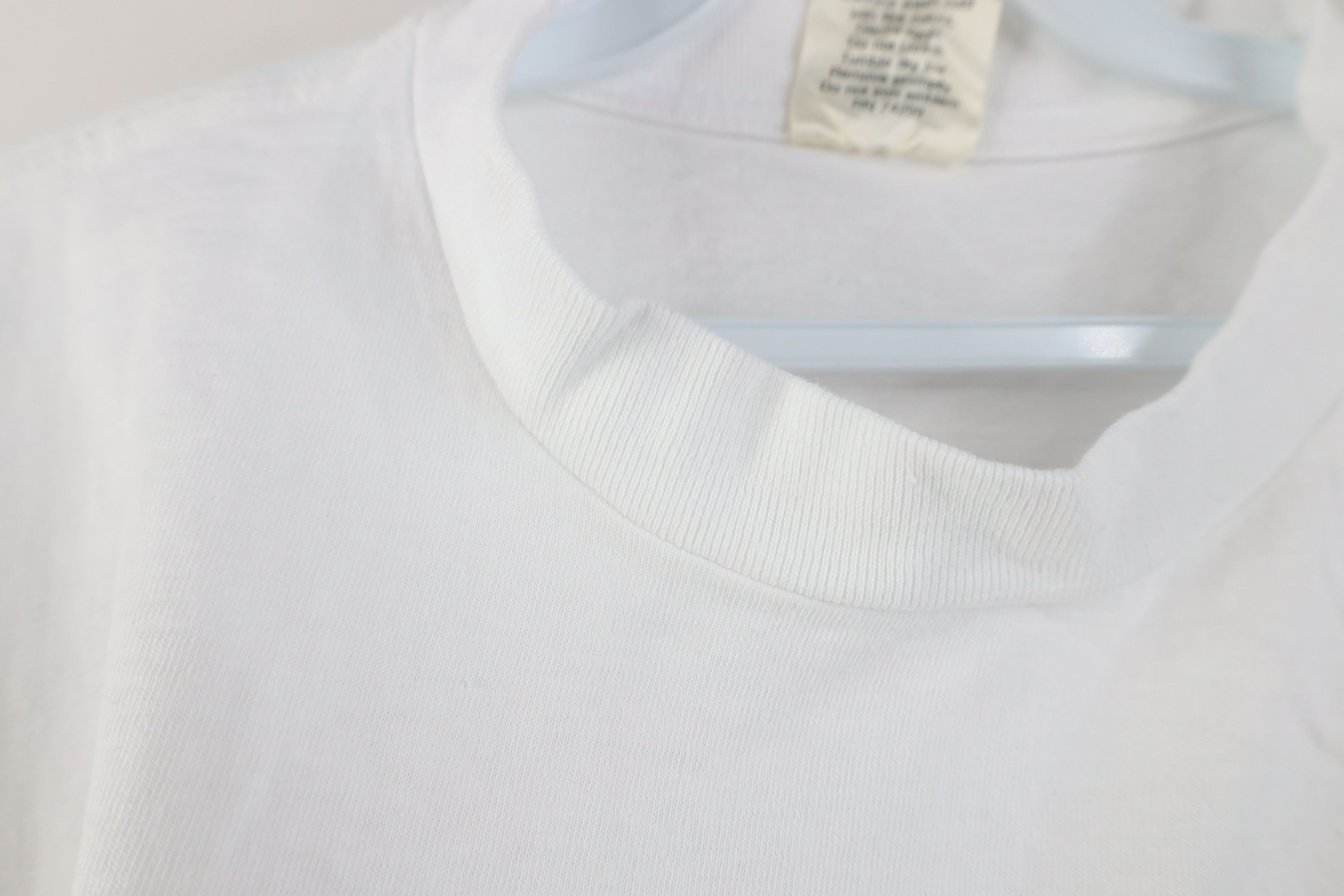 Vintage Vintage 90s Fear Nothing Volleyball T-Shirt White Cotton Size US XL / EU 56 / 4 - 5 Thumbnail