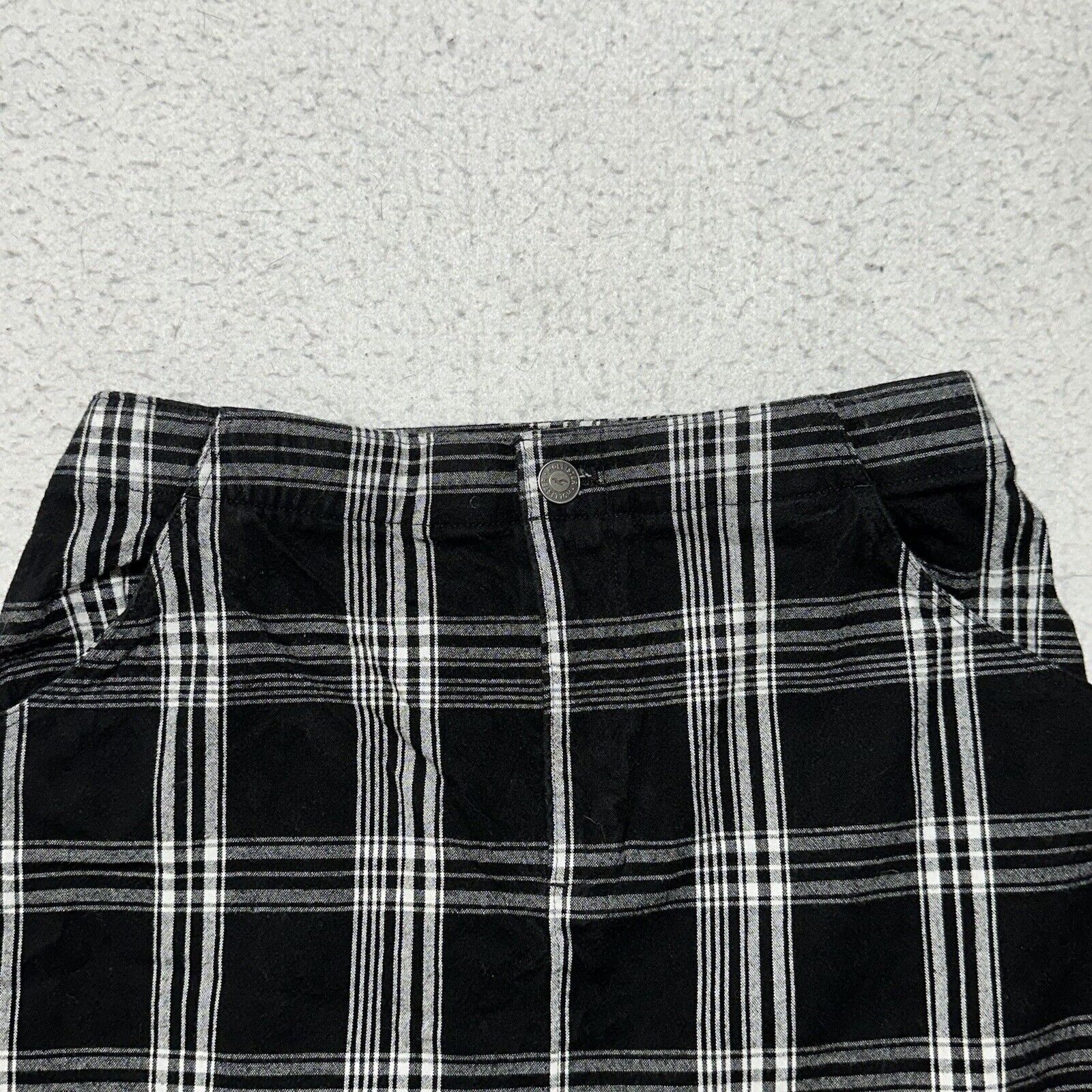 Hollister Hollister Small High Rise Black White Plaid Mini Skirt Size 28" / US 6 / IT 42 - 2 Thumbnail
