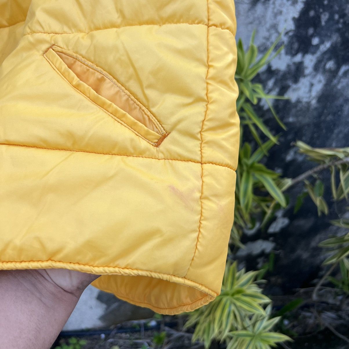 Kodak “VINTAGE” KODAK FILM PATCHES PHOTOGRAPHER PUFFER VEST Size US M / EU 48-50 / 2 - 8 Thumbnail