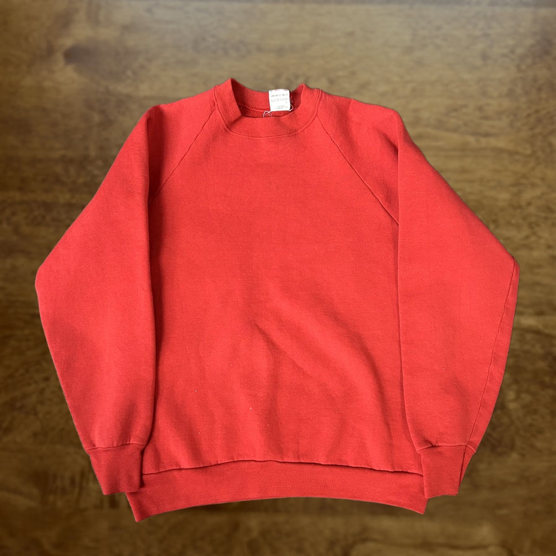 Fruit Of The Loom VINTAGE Fruit of the Loom Sweatshirt Mens Large Red Raglan Crewneck Made USA 90s Size US L / EU 52-54 / 3 - 1 Thumbnail