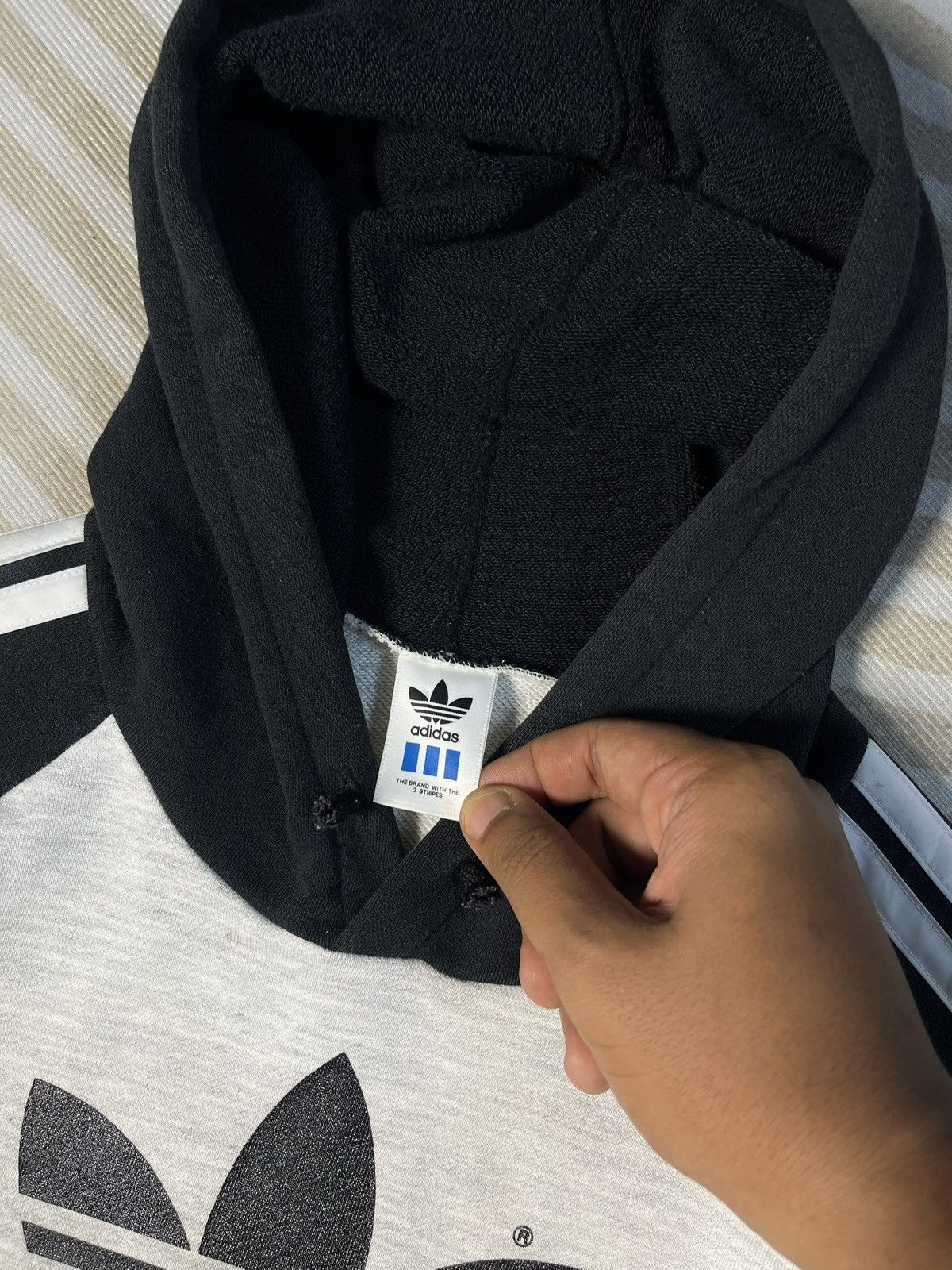 Adidas VINTAGE ADIDAS PULLOVER HOODIE Size US XL / EU 56 / 4 - 4 Thumbnail
