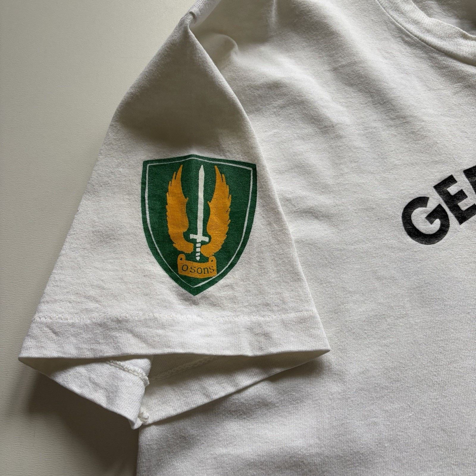Fruit Of The Loom × Vintage Vintage Canadian Forces Europe T Shirt Large Canada Germany Size US L / EU 52-54 / 3 - 6 Thumbnail