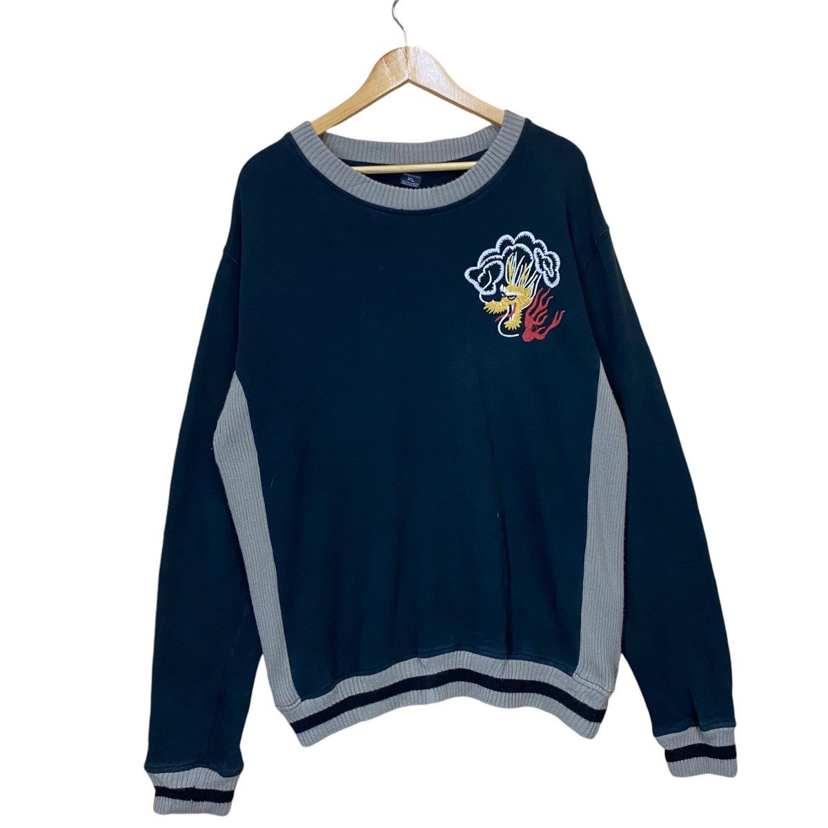 Avirex × Vintage Vintage 90s Avirex Dragon Big Logo Crewneck Sweatshirt Size US XL / EU 56 / 4 - 7 Thumbnail