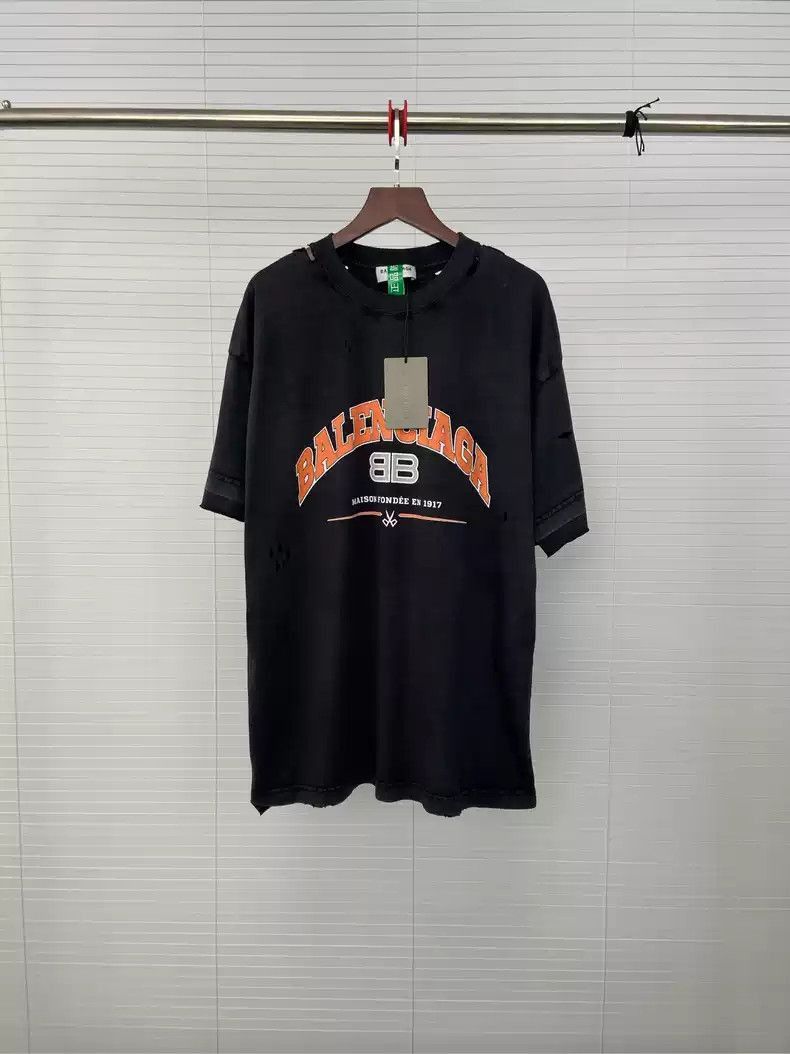 Balenciaga Balenciaga SS22 Maison Series BB Letter Logo Printed Cracks Size US M / EU 48-50 / 2 - 1 Thumbnail