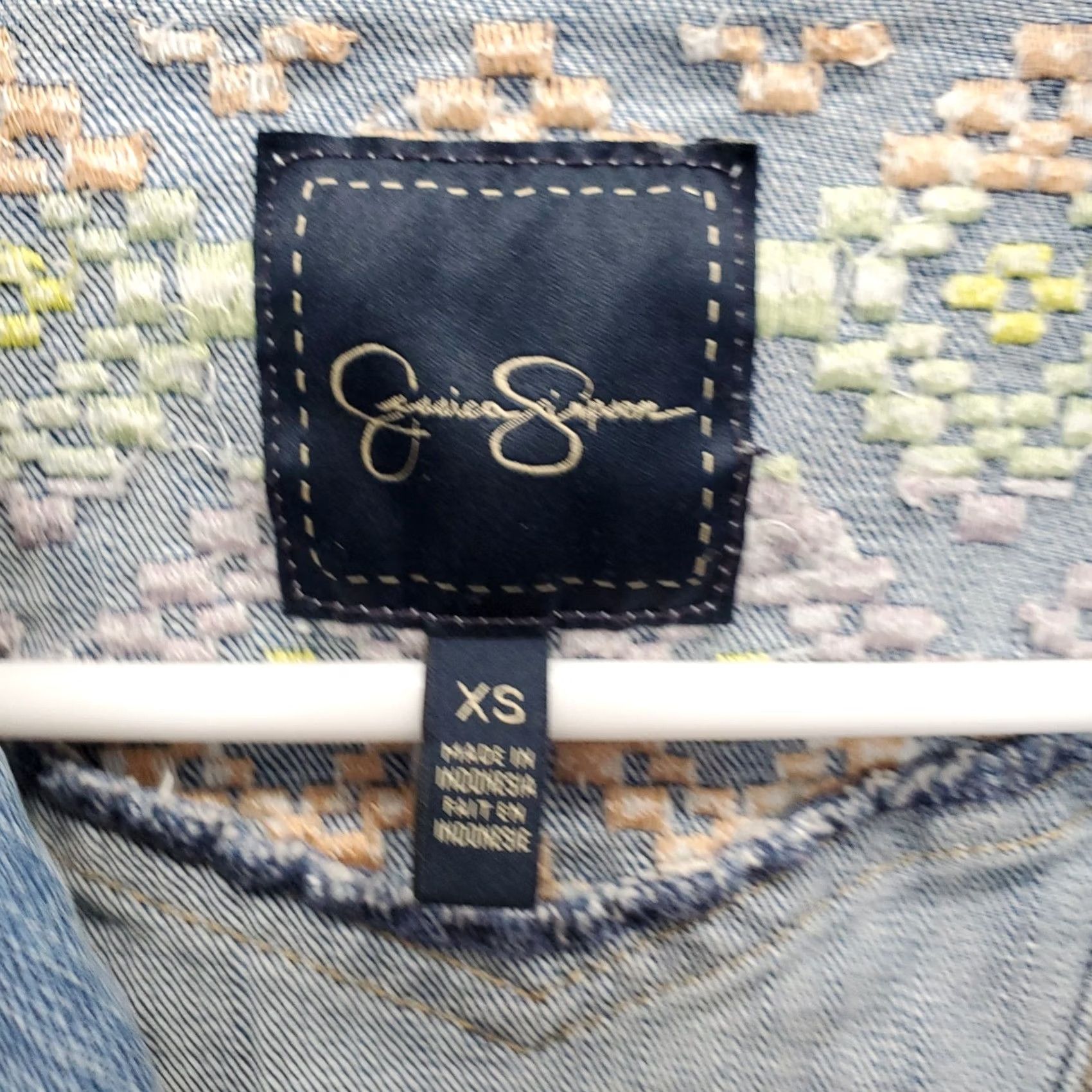 Jessica Simpson Jessica Simpson Jacket Womens XS Blue Trucker Denim Embroidered Button Front Size XS / US 0-2 / IT 36-38 - 6 Thumbnail