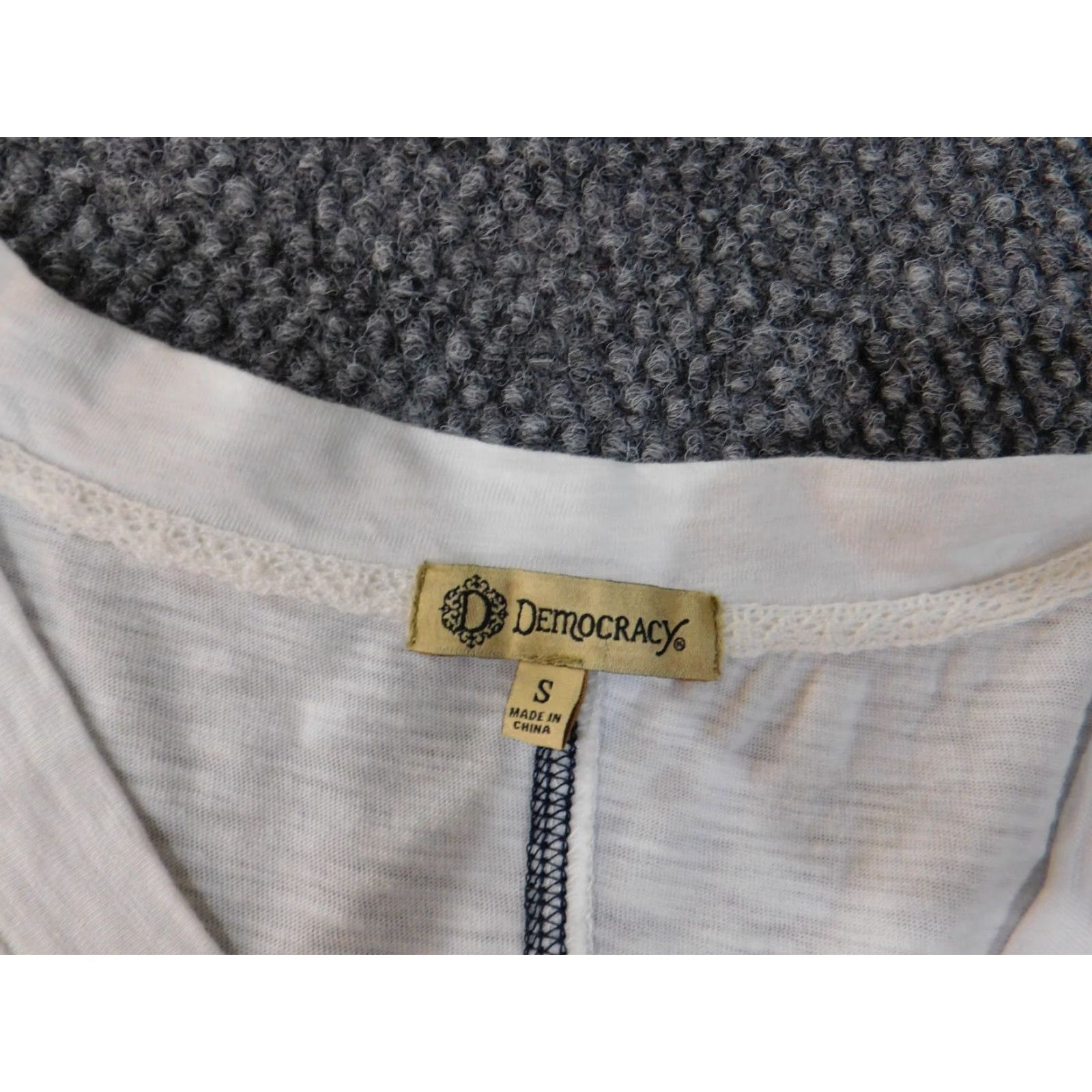 Vintage Democracy Blouse Shirt Womens S White Geometric V-Neck Button Pullover Casual Cotton Modal Rayon Breathable Basic American Vintage No Size S / US 4 / IT 40 - 4 Thumbnail