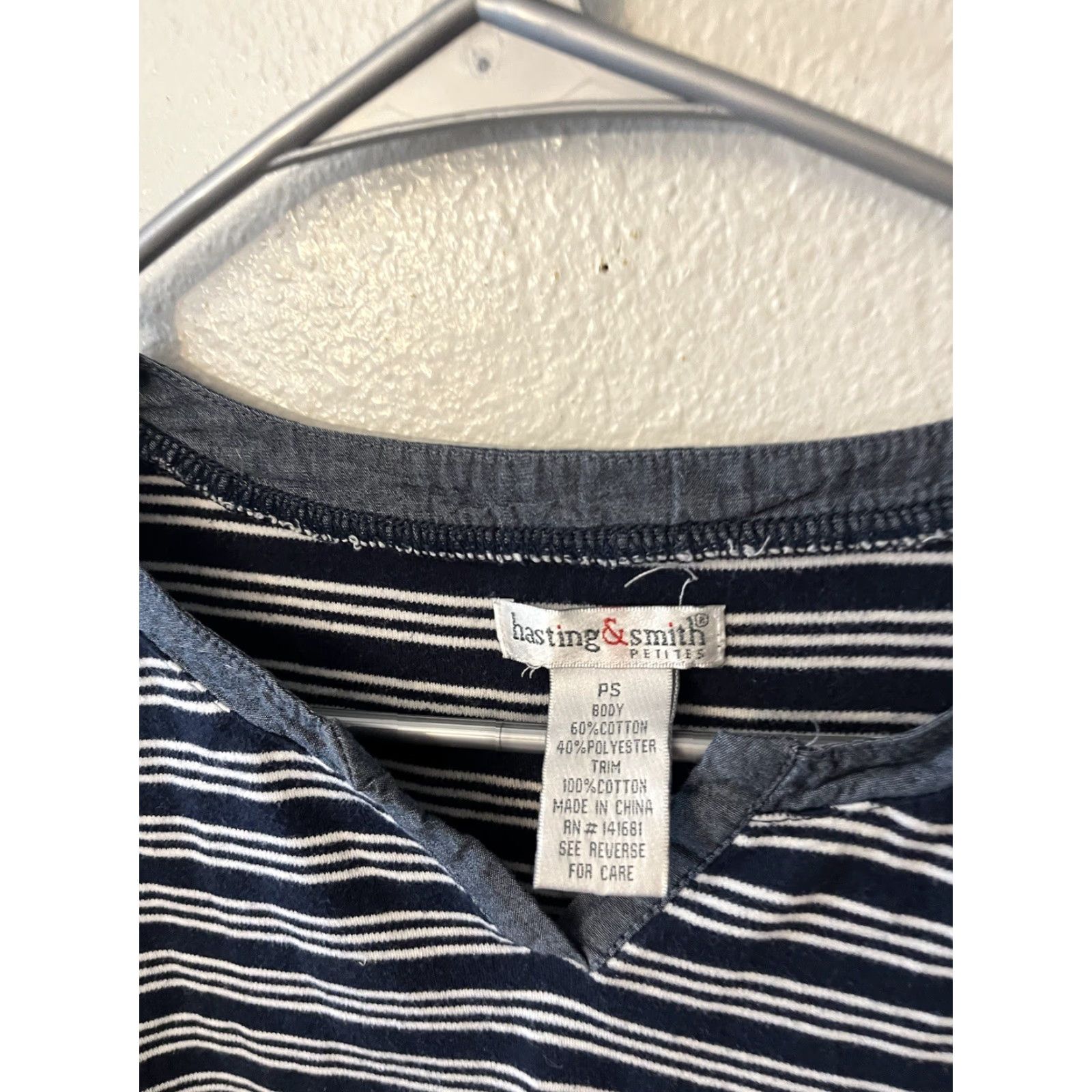 Vintage Hasting & Smith Blouse Women Petite Small Blue Striped 3/4 Sleeve V Neck PS Casual Womens Size S / US 4 / IT 40 - 2 Thumbnail