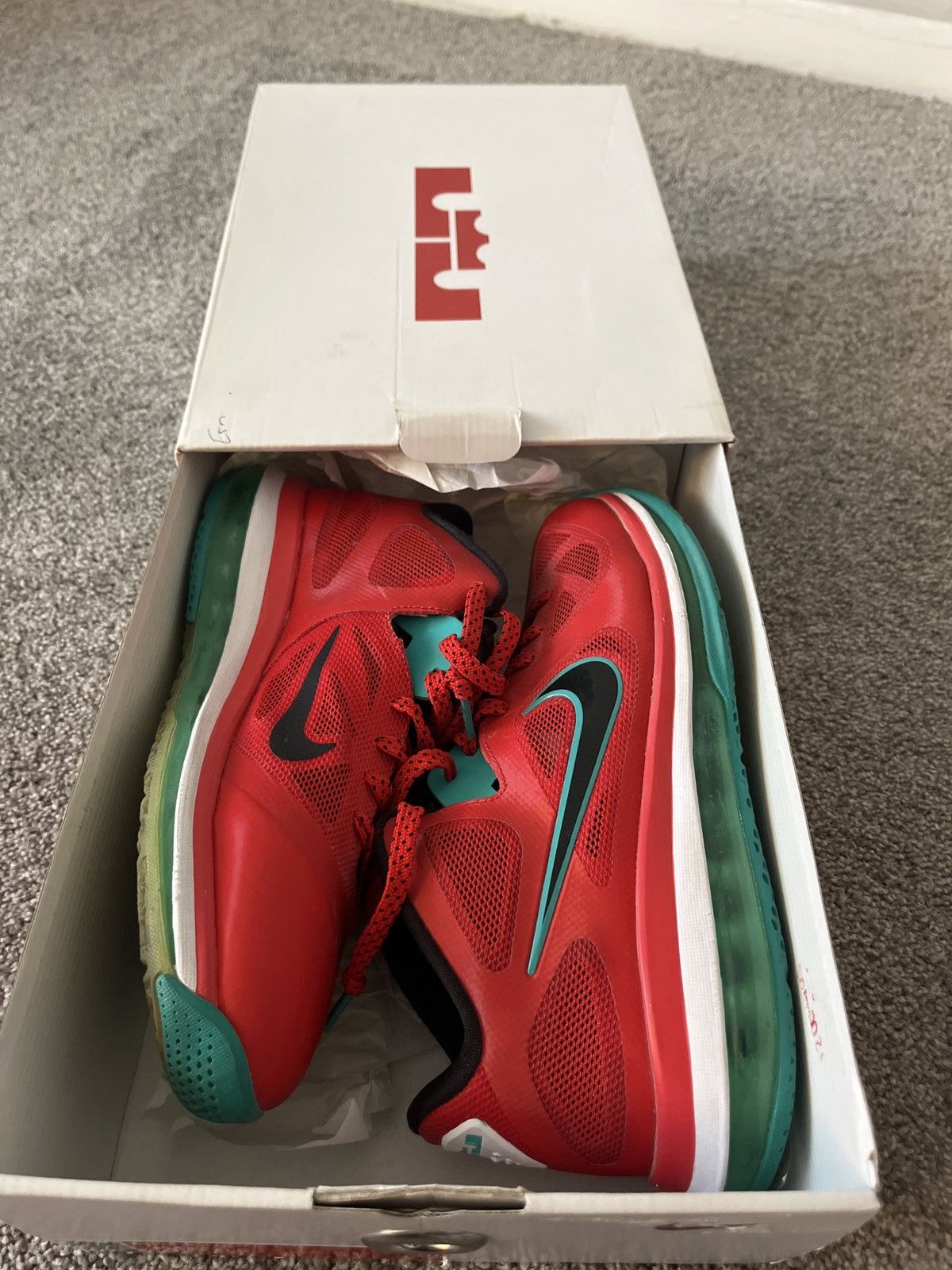 Nike Lebron 9 Liverpool Size US 8.5 / EU 41-42 - 6 Thumbnail