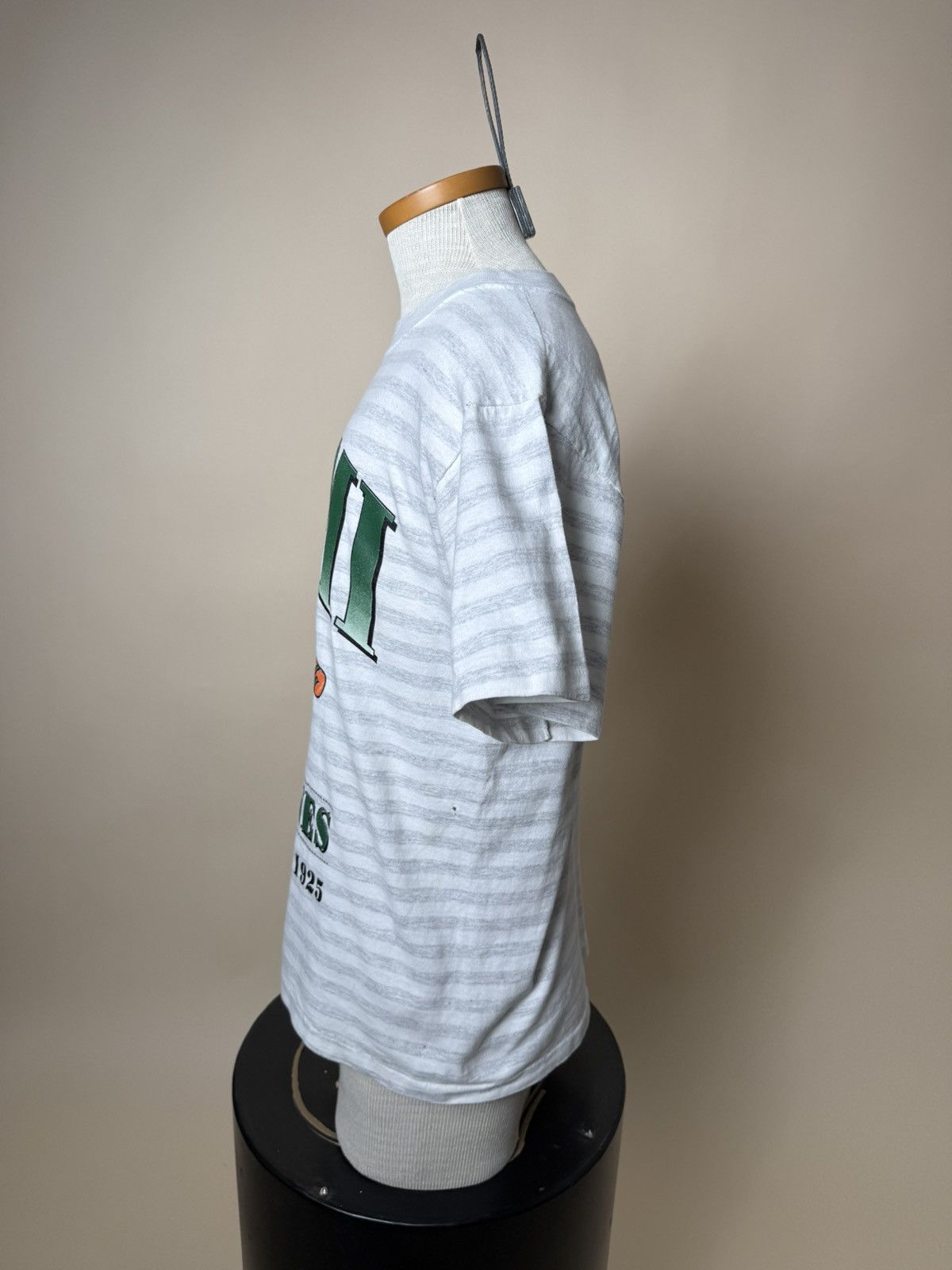 Vintage VINTAGE/RETRO 1990s Miami Hurricanes Men’s Tshirt sz L Size US L / EU 52-54 / 3 - 3 Thumbnail