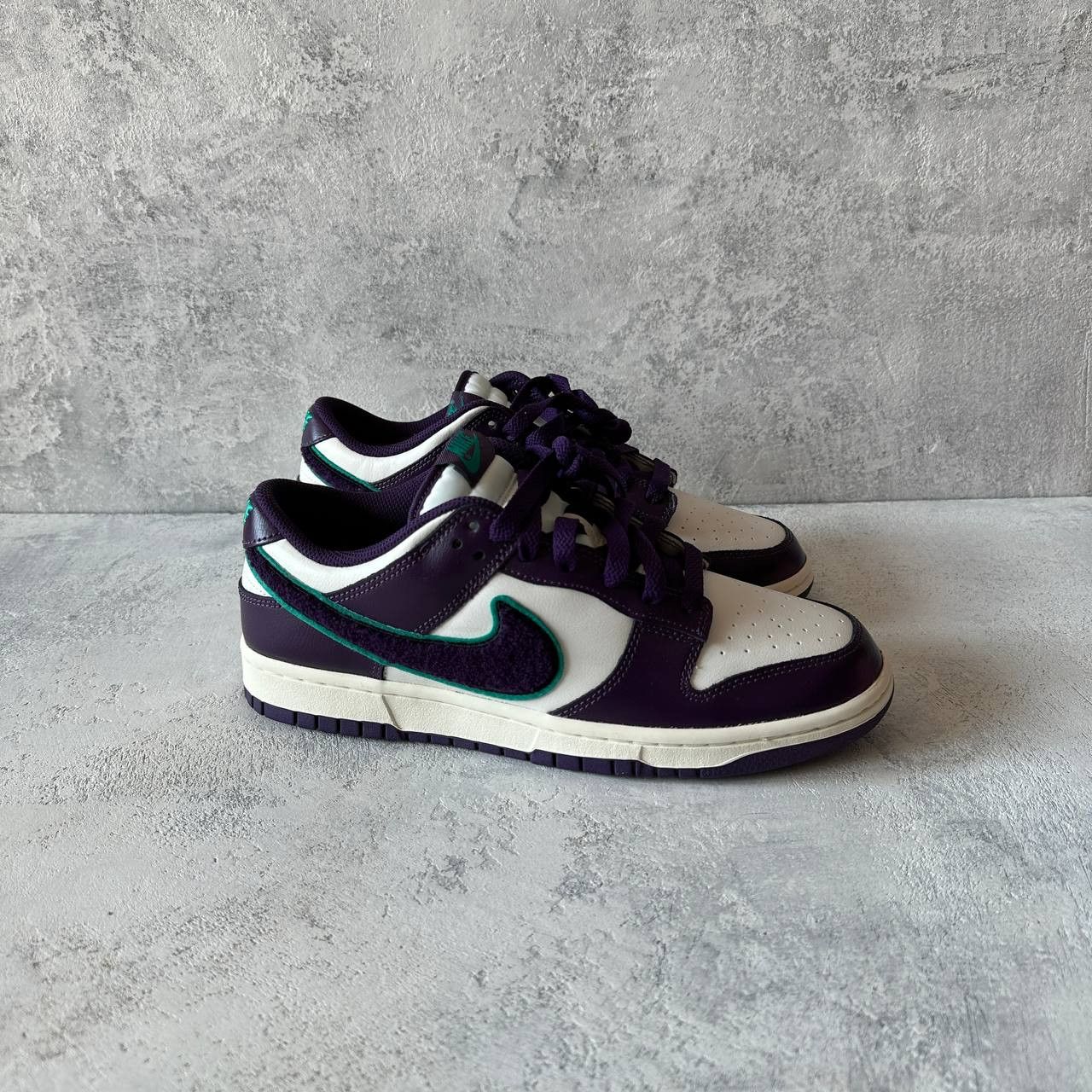 Nike Nike Dunk Low "Chenille Swoosh" Size 42.5 DQ7683-100 Size US 9 / EU 42 - 2 Thumbnail