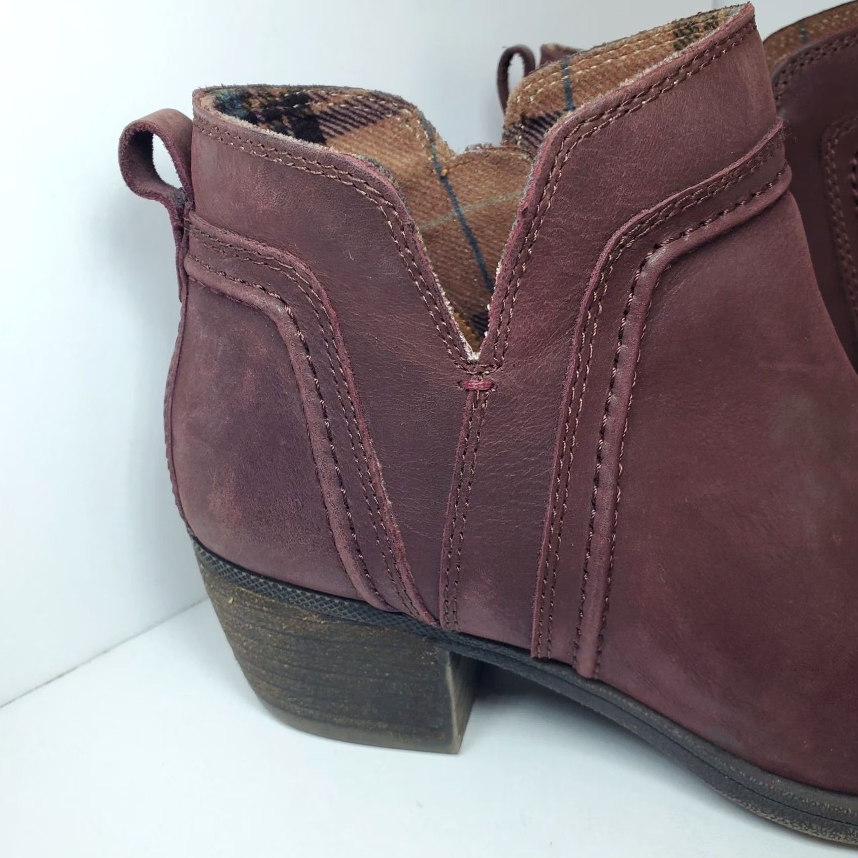 Vintage VINTAGE Cobb Hill Womens Red Leather Heeled Ankle Booties 6 Wide? Size US 6 / IT 36 - 2 Thumbnail