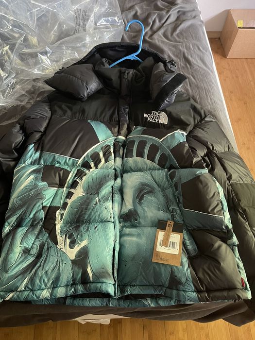 Supreme the north face statue of liberty store baltoro jacket black