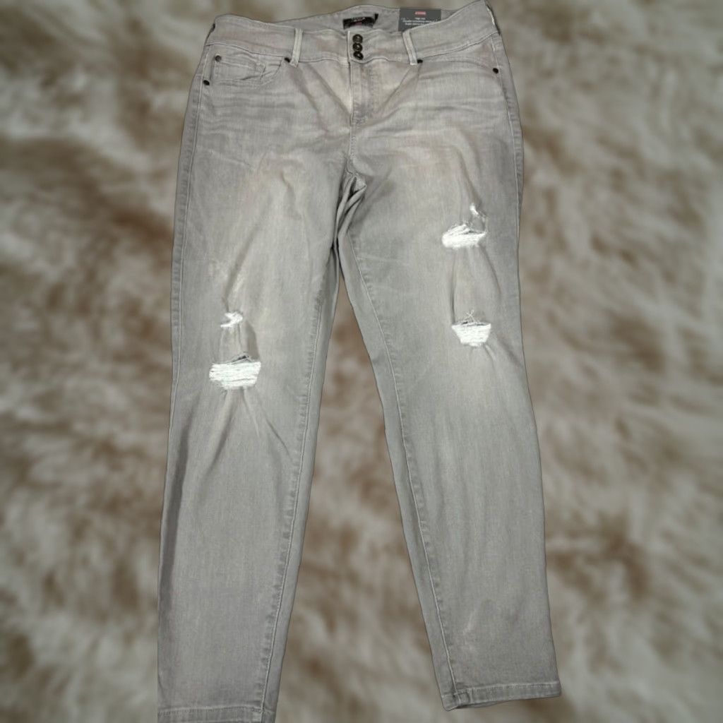 Torrid Torrid Jeans Skinny Plus 20R Gray Women High Rise Distressed Super Soft Jegging Shirt? Size 42" / US 20 - 1 Thumbnail