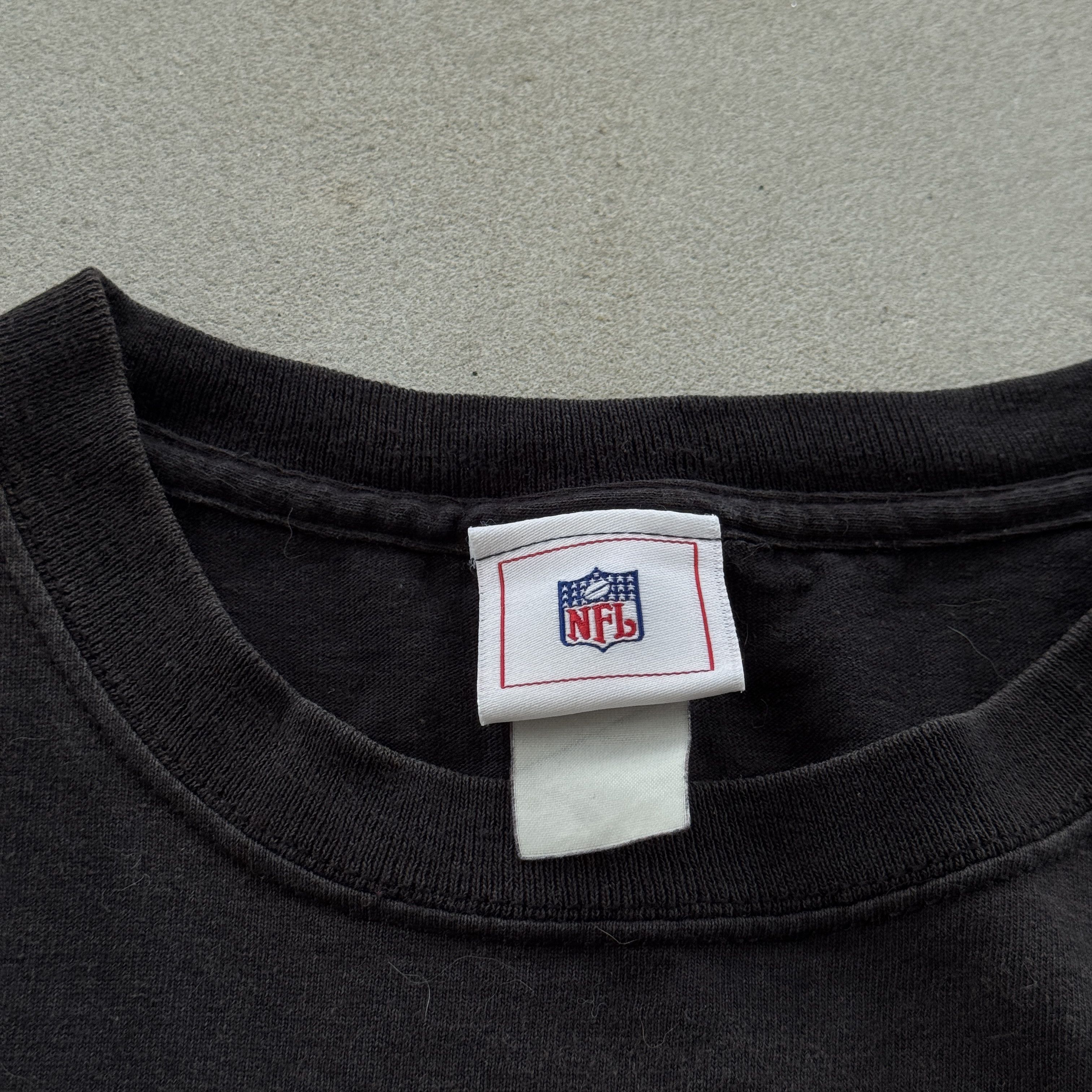 NFL Vintage NFL Las Vegas Raiders Black Helmet Graphic Tee Shirt Size US L / EU 52-54 / 3 - 4 Thumbnail