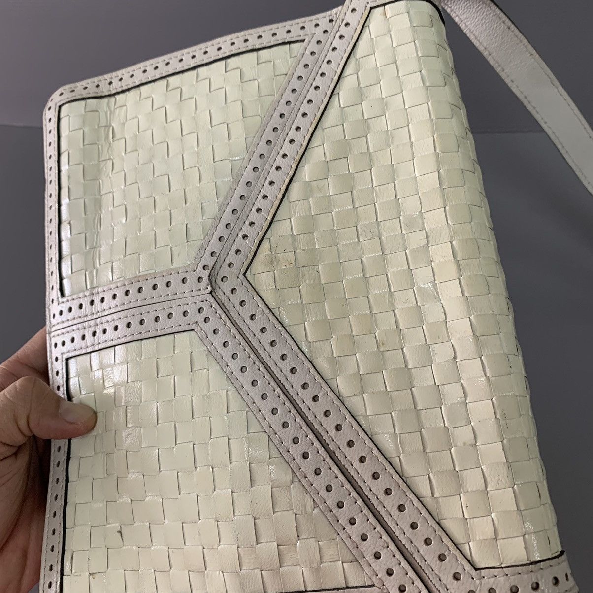 Yves Saint Laurent Yves Saint Laurent Leather Shoulder Bag Size ONE SIZE - 3 Thumbnail