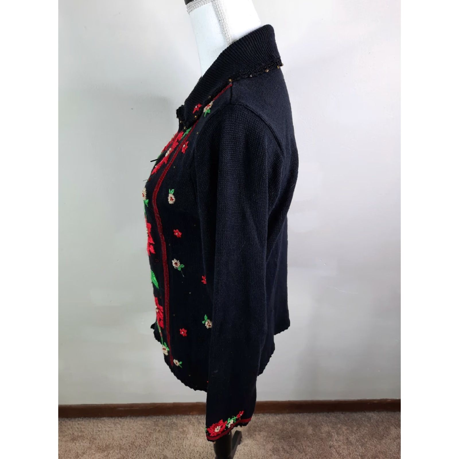 Vintage VINTAGE Cardigan Sweater Christmas Embroidered Poinsettia Black S Womens 90s Winter Size S / US 4 / IT 40 - 6 Thumbnail