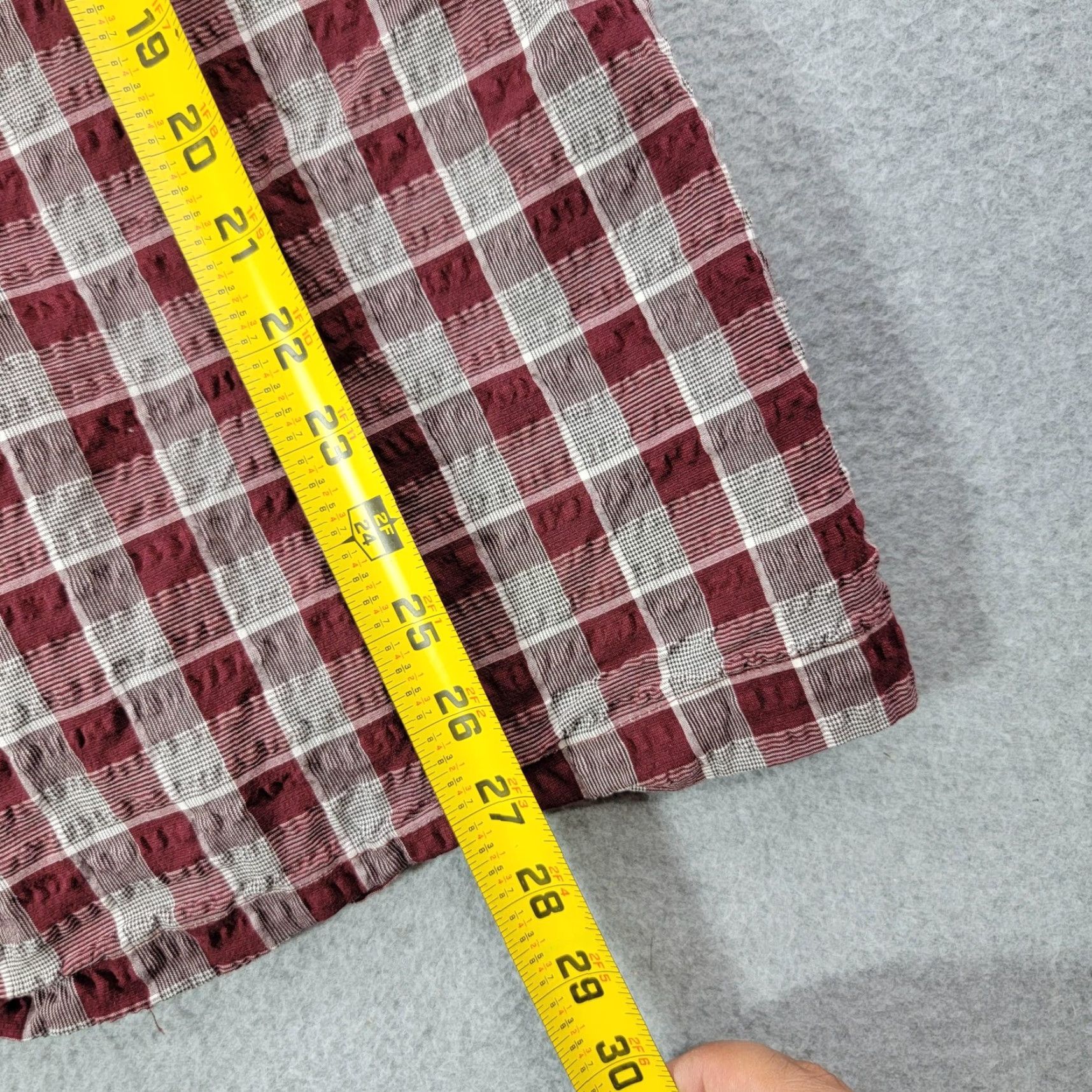 Van Heusen Van Heusen Shirt Mens Medium Red Gray Plaid Short Sleeve Casual Button-Up Size US M / EU 48-50 / 2 - 5 Thumbnail