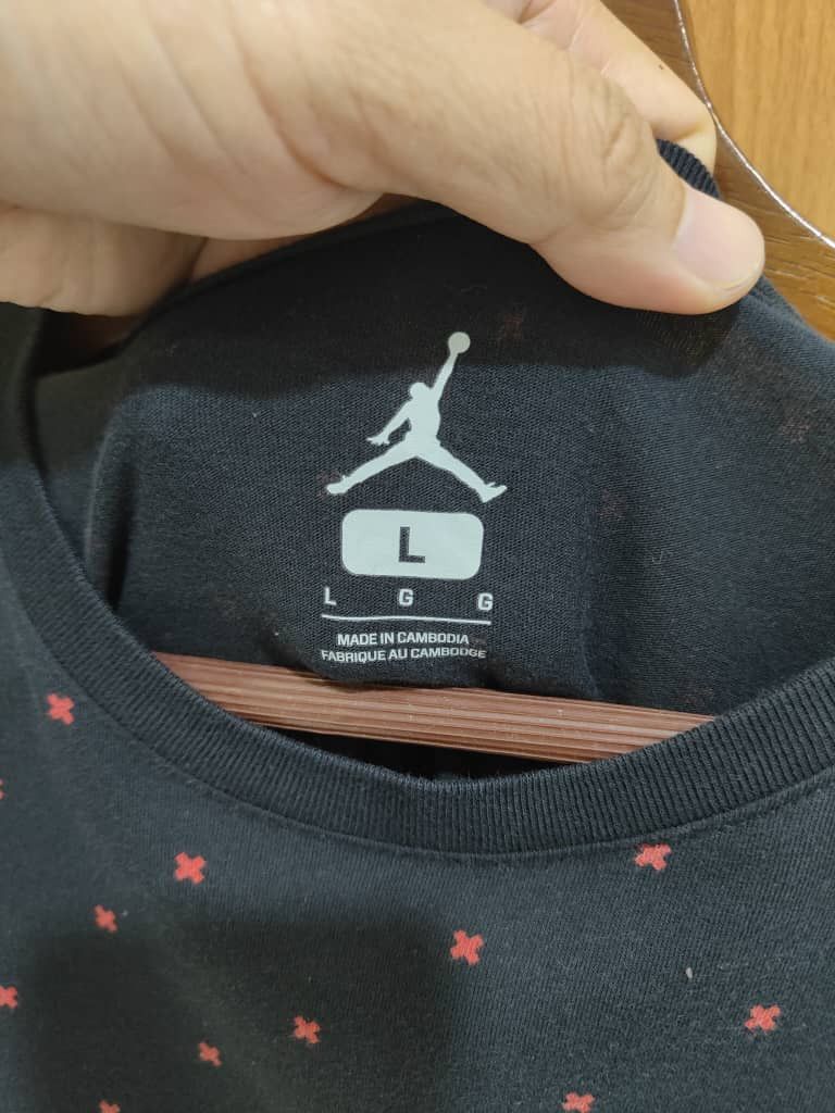 Jordan Brand Jordan Brand × Nike × Streetwear Jordan 1 banned t shirt Size US L / EU 52-54 / 3 - 4 Thumbnail