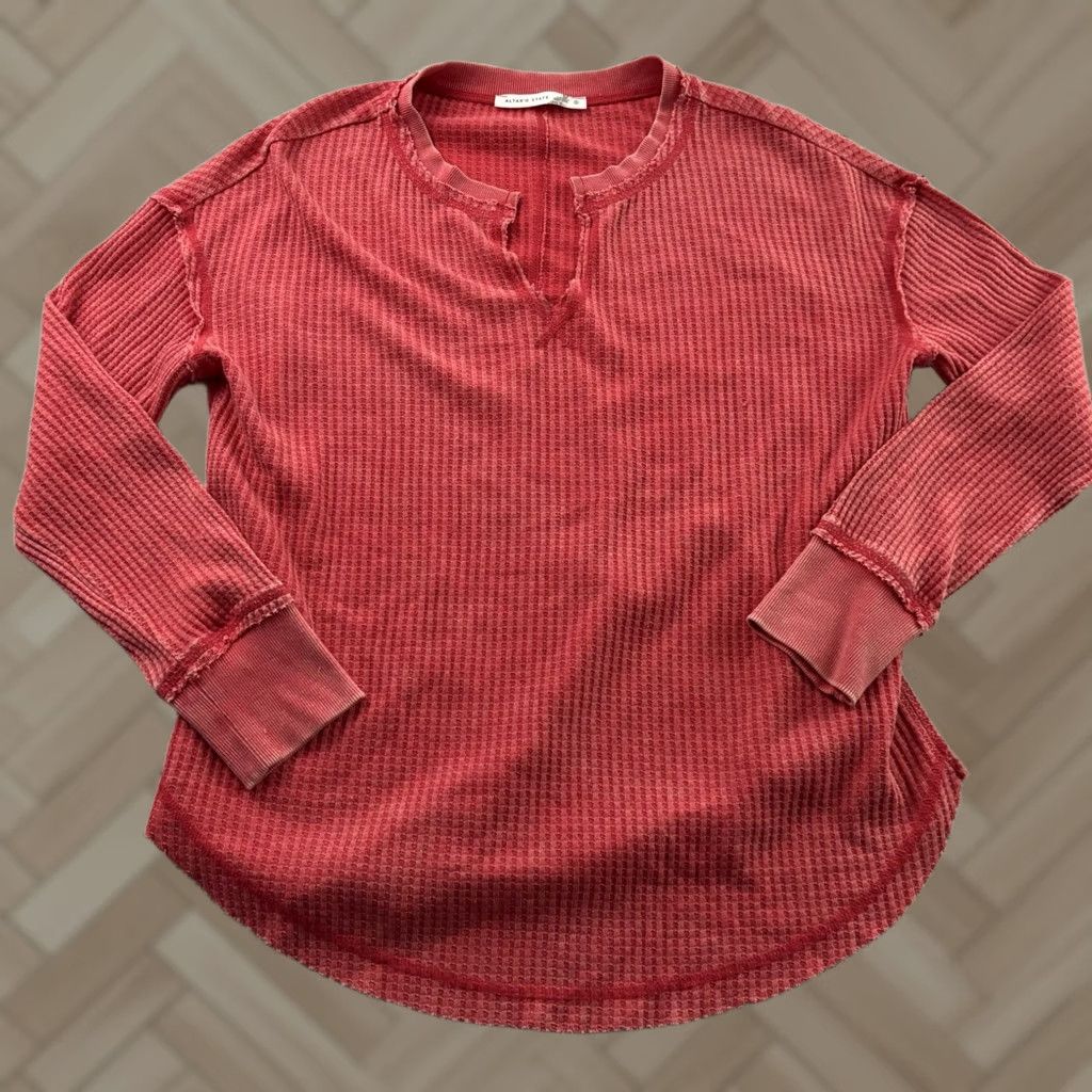 Vintage Altar'd State Oversized Distressed Long Sleeve Top Women's S Red Shirt Size S / US 4 / IT 40 - 1 Thumbnail