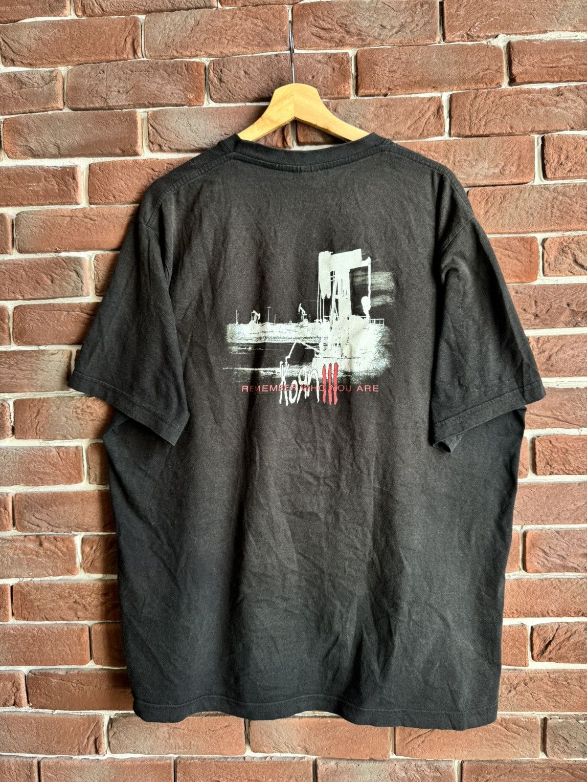 Vintage Vintage 00s Korn Tee Remember Who You Are Nu Metal Band Tee Size US XL / EU 56 / 4 - 2 Thumbnail