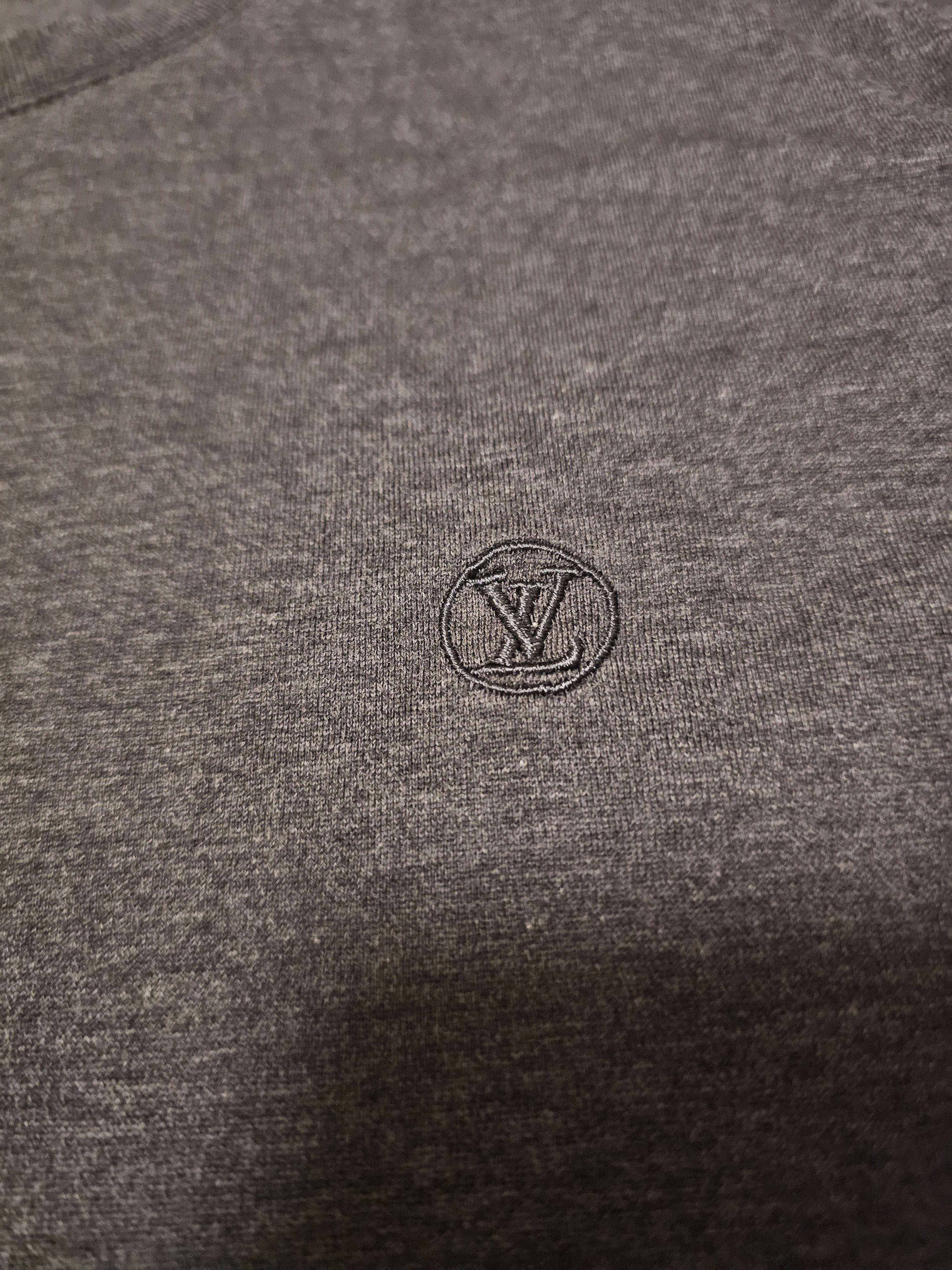Louis Vuitton Louis Vuitton Men's Dark Gray T-Shirt Size L Size US L / EU 52-54 / 3 - 2 Thumbnail