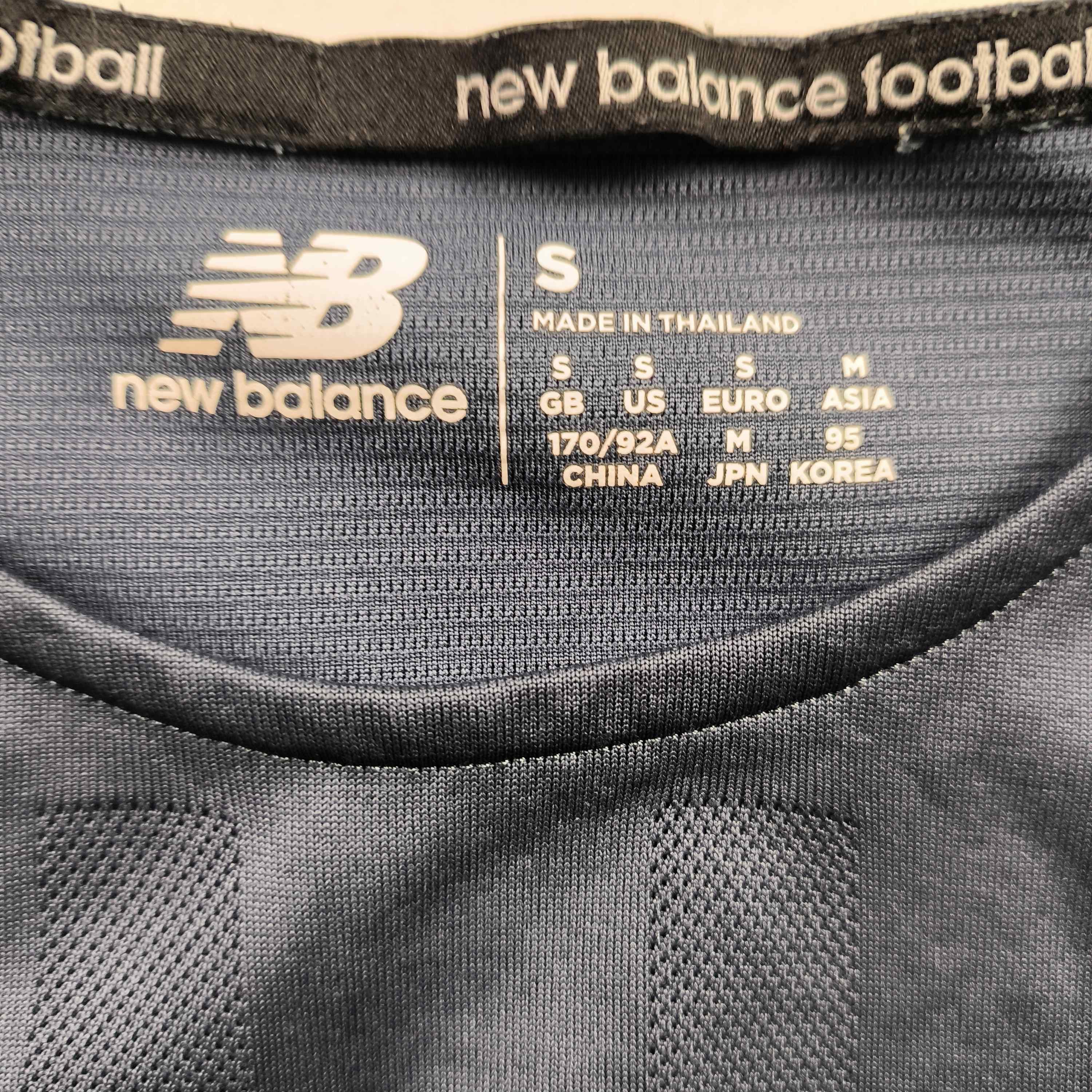 New Balance AS Roma 2022-23 New Balance training football jersey size S Size US S / EU 44-46 / 1 - 4 Thumbnail