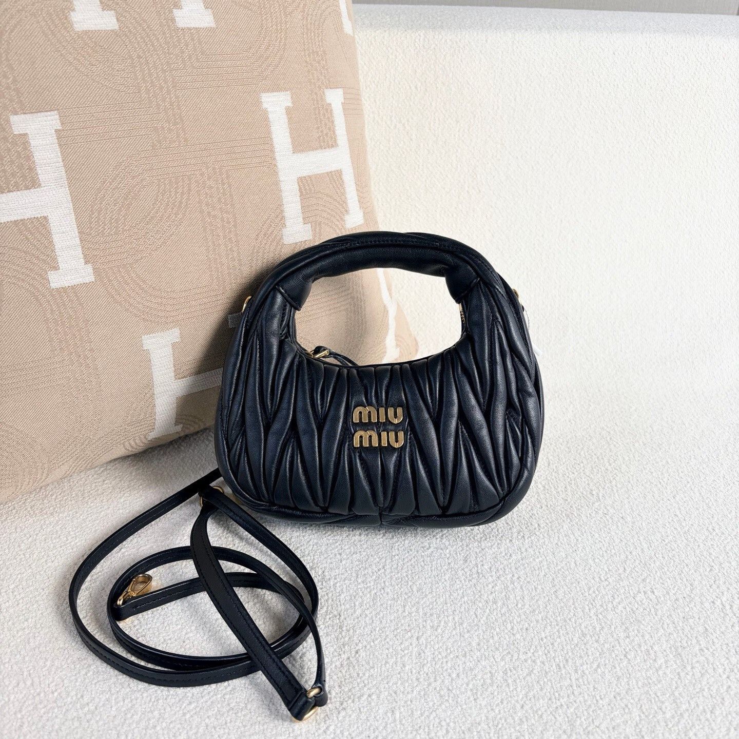 Miu Miu Pre-loved Bag Very good condition Size ONE SIZE - 1 Thumbnail
