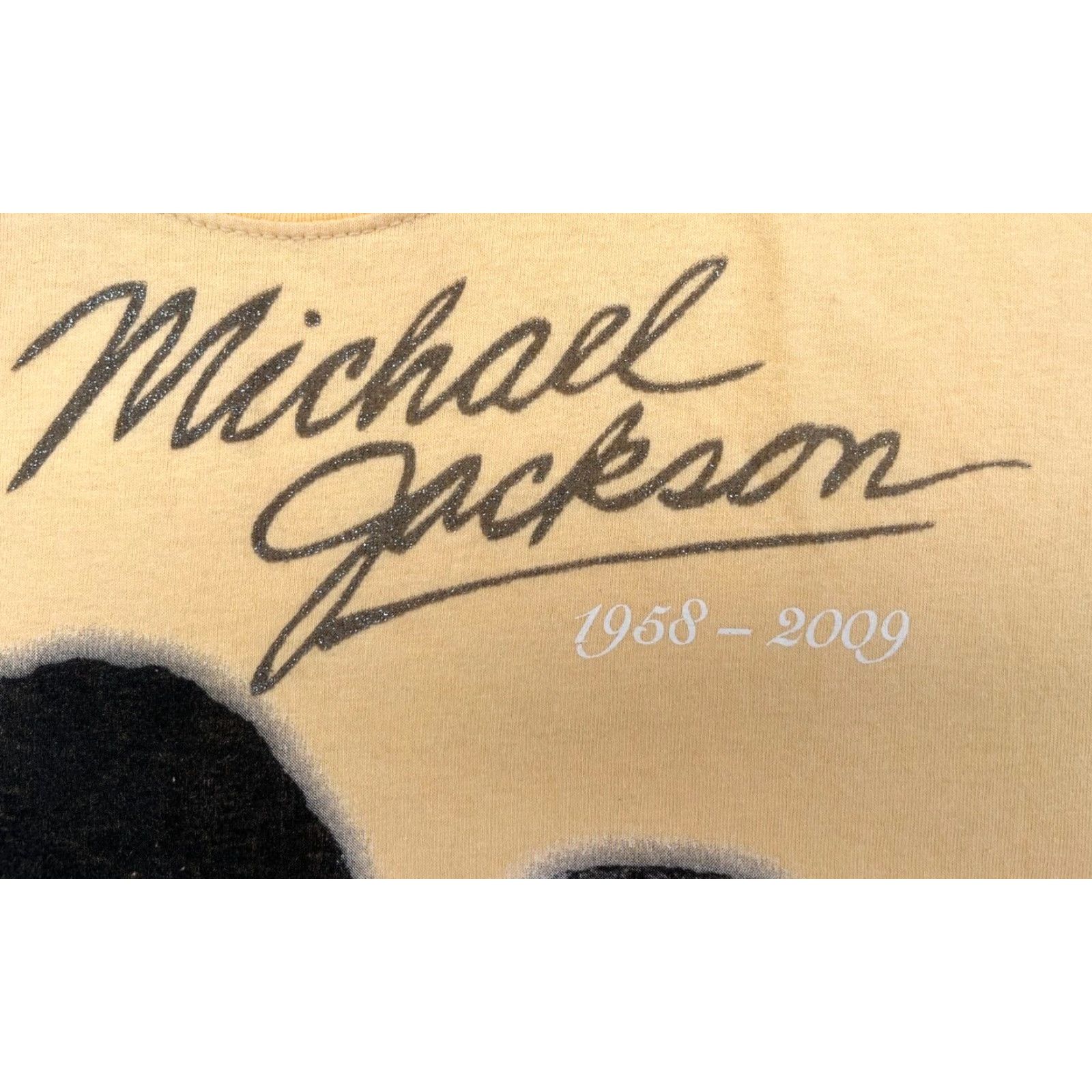 Gildan Vintage Michael Jackson Memorial T-Shirt L Mens Short Sleeve Crew Neck Peach 100% Cotton Gildan Ultra Cotton Vintage 1958-2009 Music Shirt Size US L / EU 52-54 / 3 - 4 Thumbnail