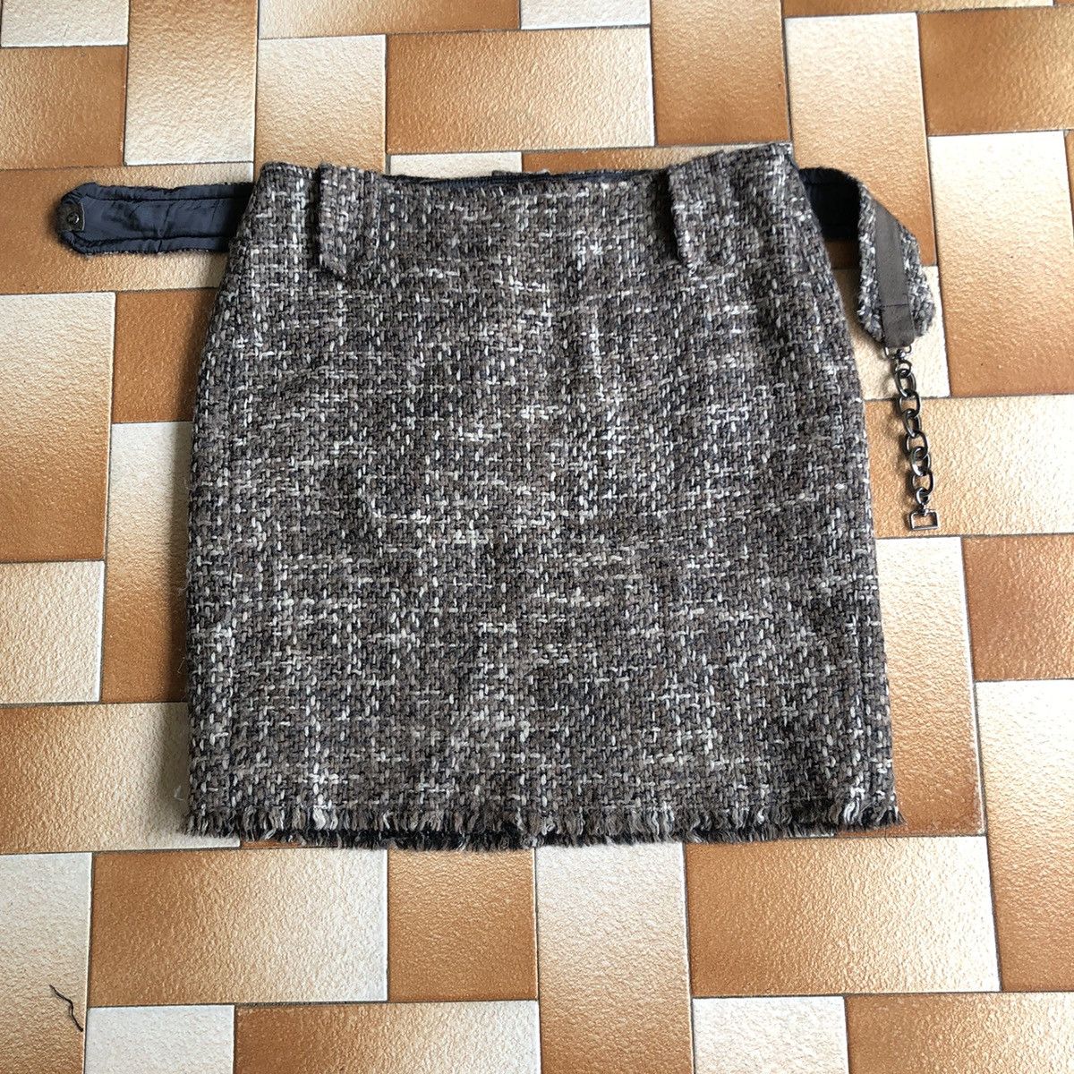 Max Mara S MAC MARA Tweed Wool Blend Mini Skirt Size 28" / US 6 / IT 42 - 6 Thumbnail