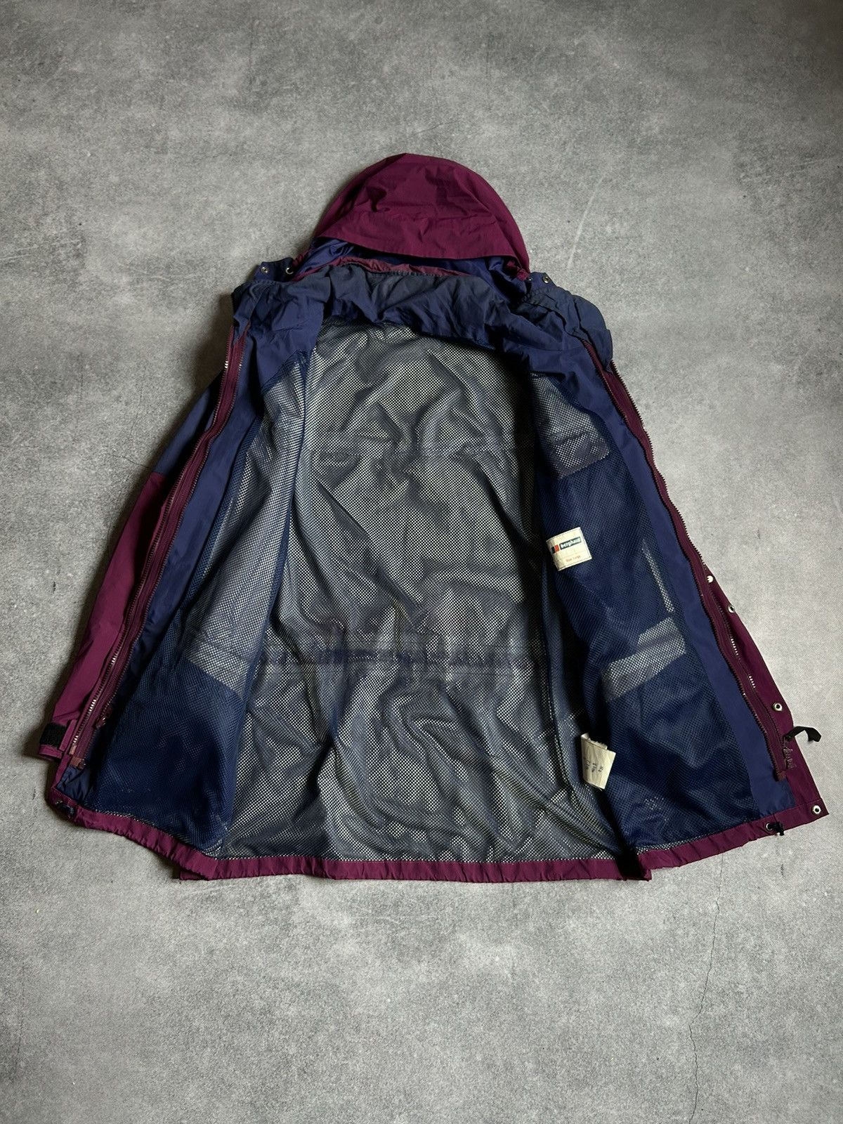 Berghaus × Goretex × Vintage Vintage Berghaus Gore-tex Fabric jacket Outdoors life Size US L / EU 52-54 / 3 - 2 Thumbnail