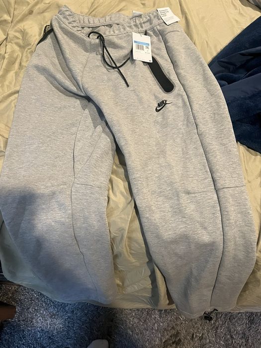 Nike Sportswear Tech Fleece Pants grey