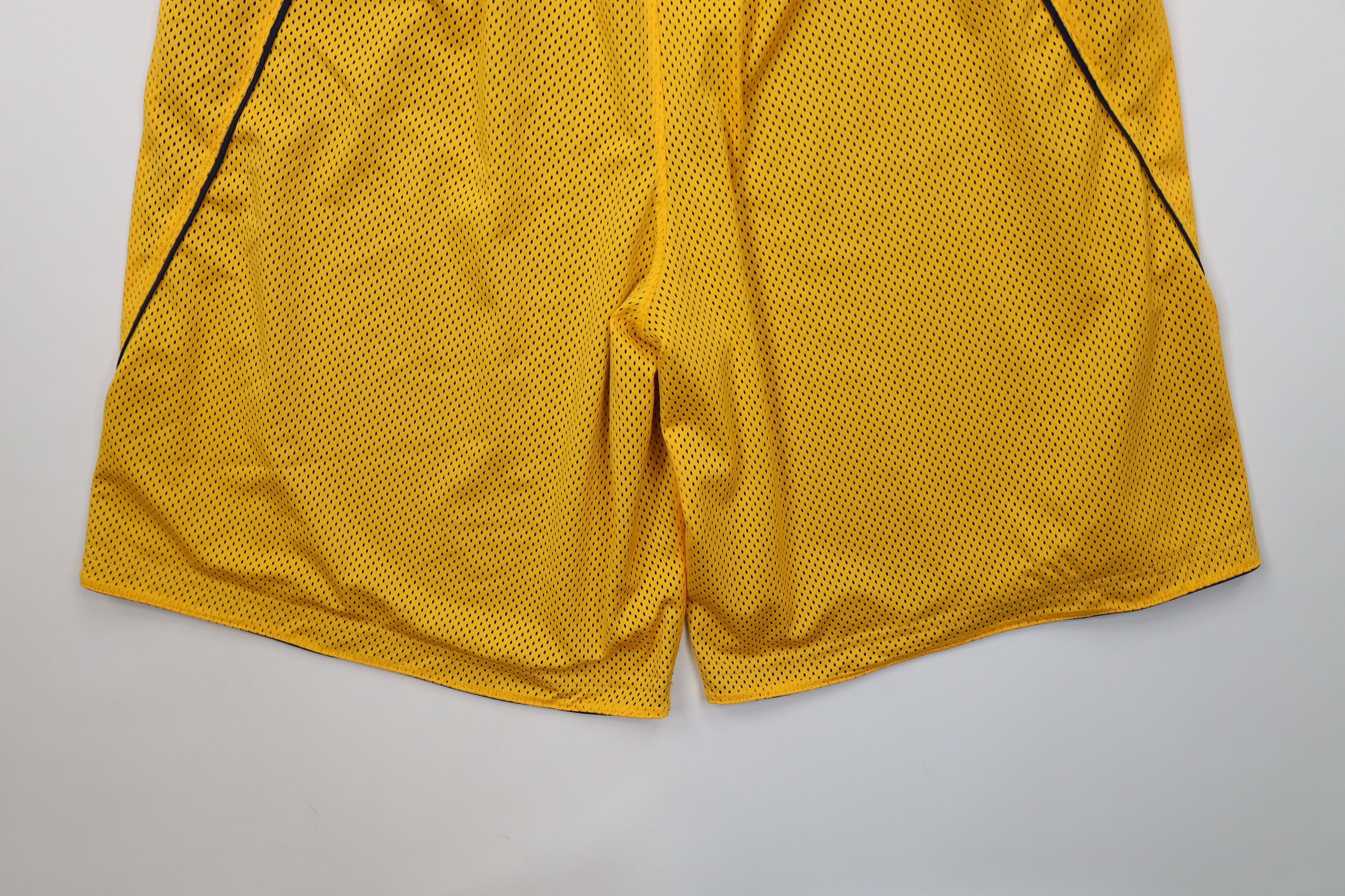 Nike Vintage Nike Reversible University of California Shorts Size US 38 / EU 54 - 17 Thumbnail
