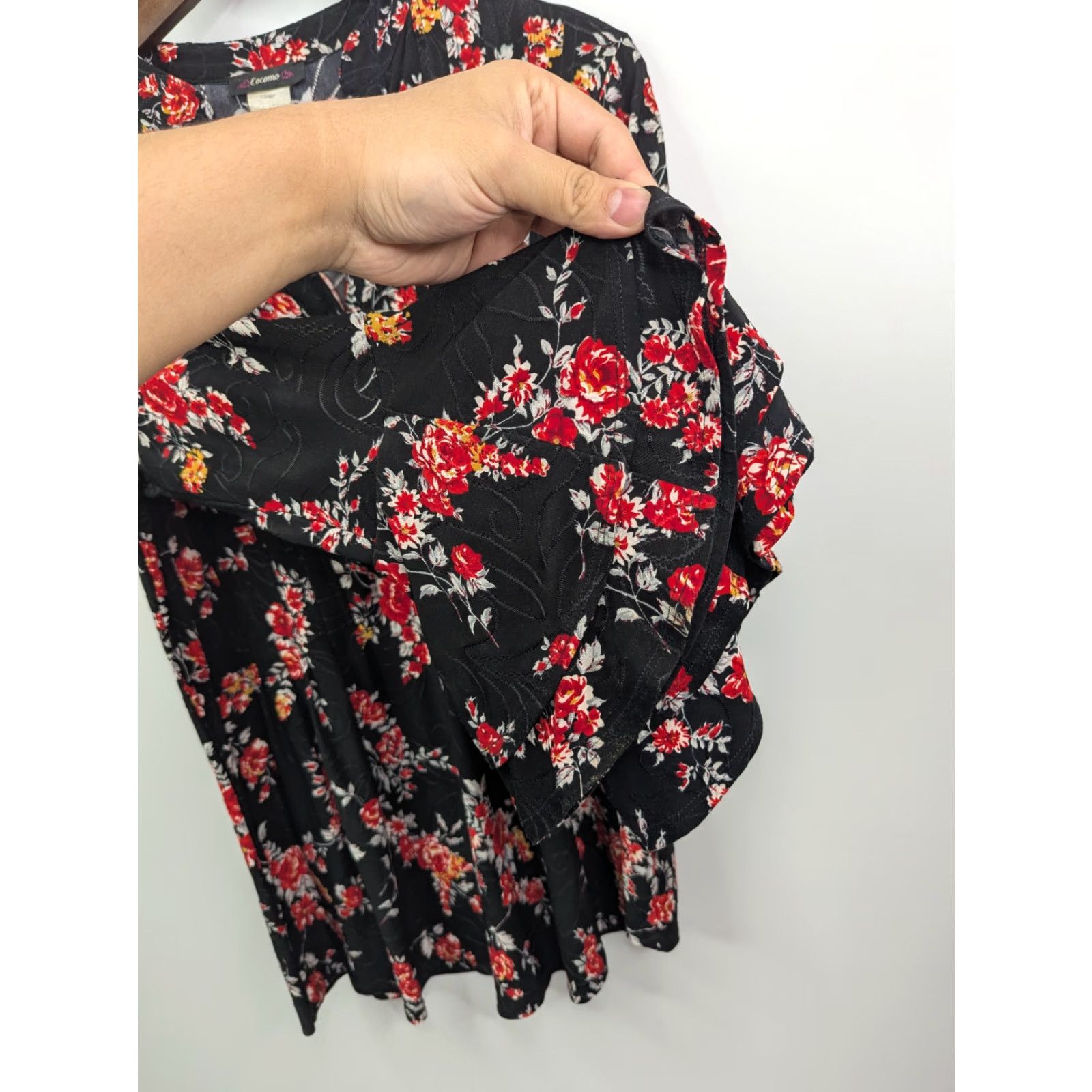 Bell Cocomo Women's Black Floral Top Blouse S Knit Long Bell Sleeve V-Neck Pleated Shirt Shirt-Style Purled? Size S / US 4 / IT 40 - 2 Thumbnail