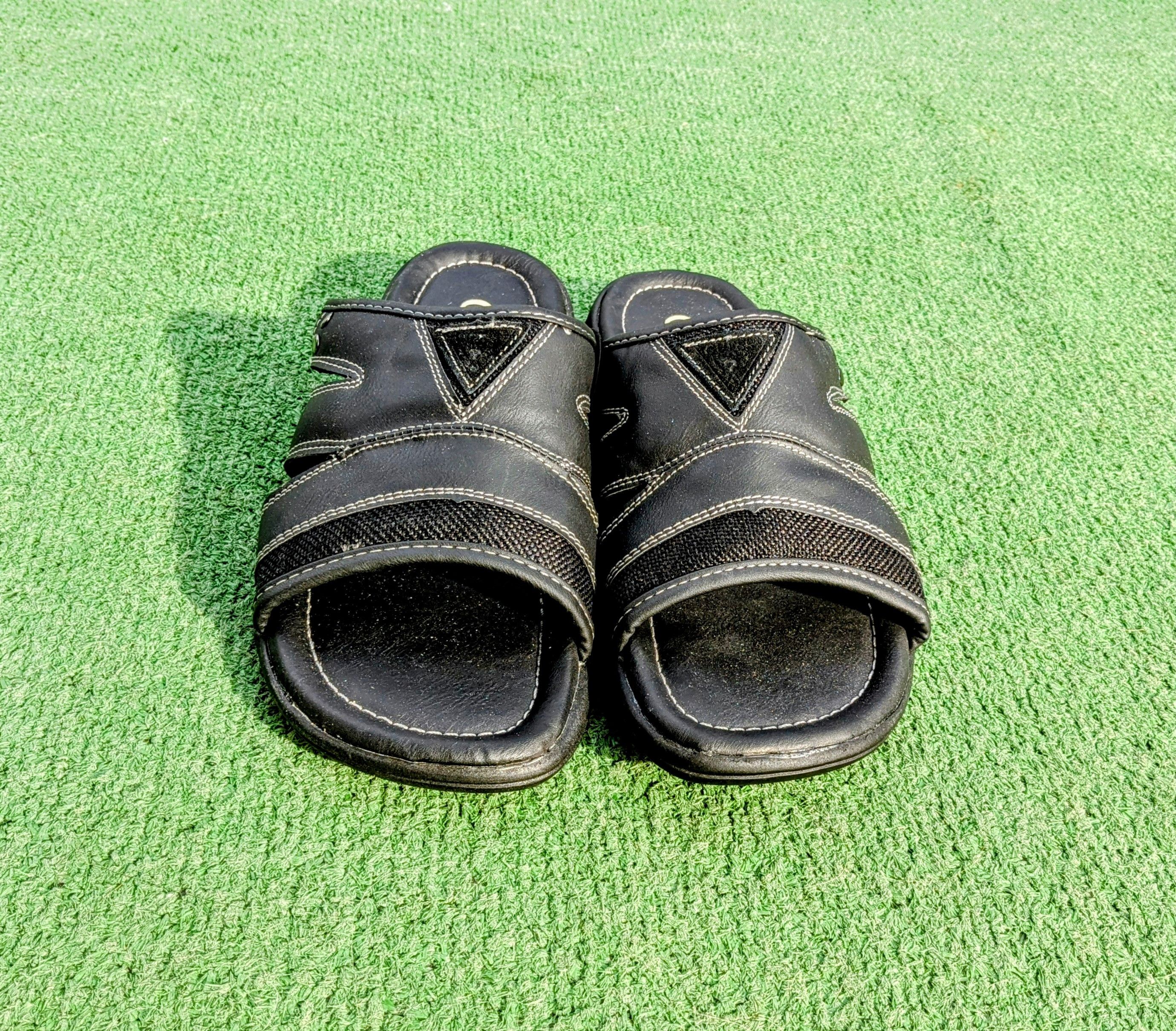 Guess Guess Ebony Multi-Strap Faux Leather Flop Slide Sandals NWT Size US 8 / EU 41 - 7 Thumbnail