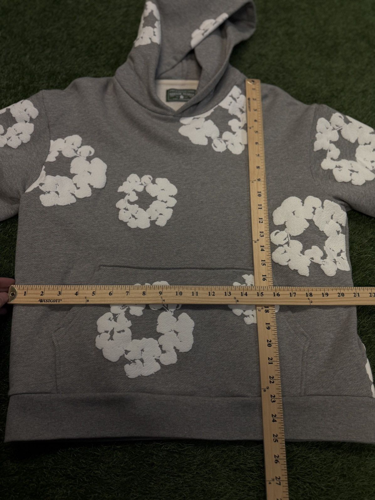 DENIM TEARS Denim Tears OG Cotton Wreath Hoodie Size L (NEW) Size US L / EU 52-54 / 3 - 7 Thumbnail