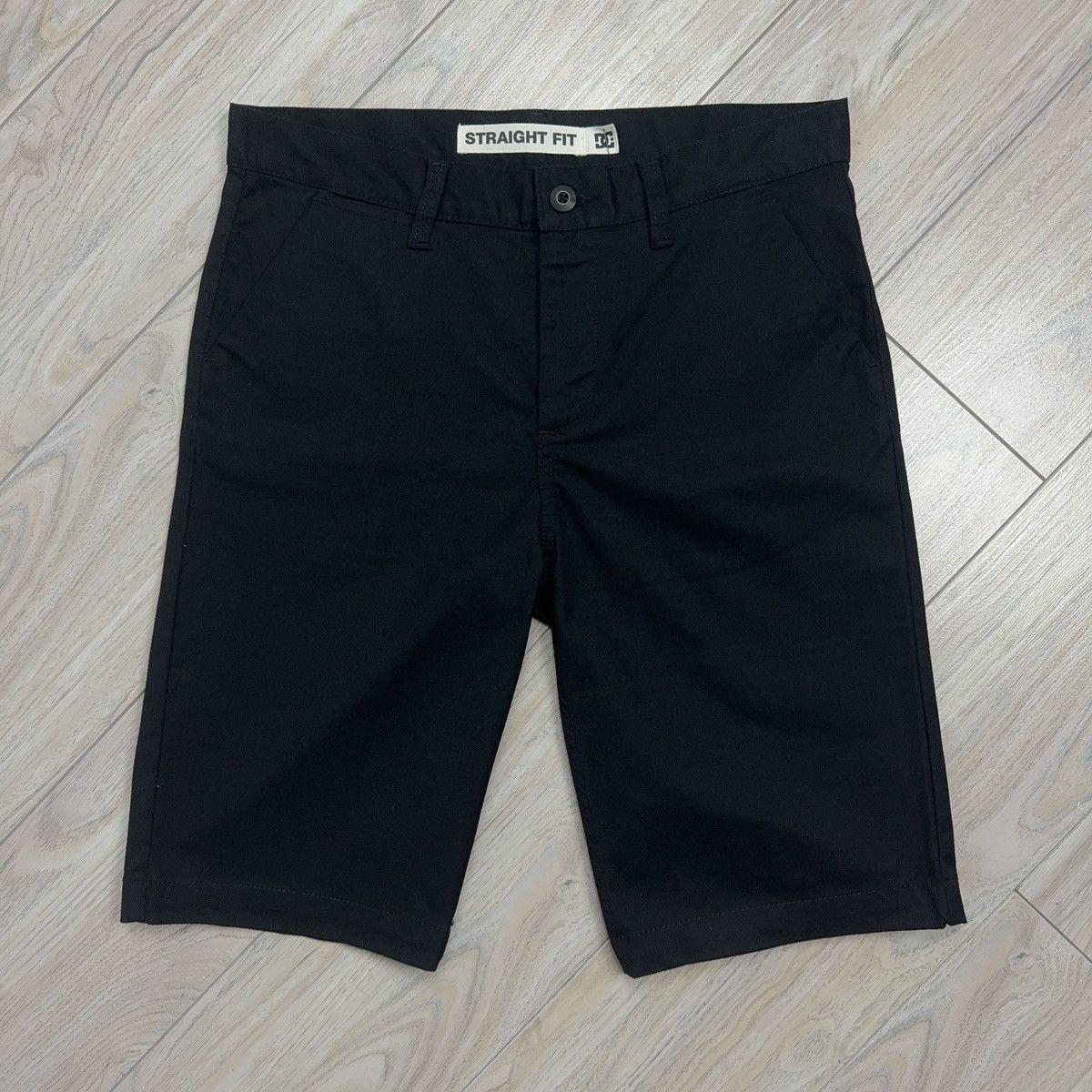 DC Essential DC Shoes Straight Fit Black Skater Cotton Shorts Size US 30 / EU 46 - 2 Thumbnail