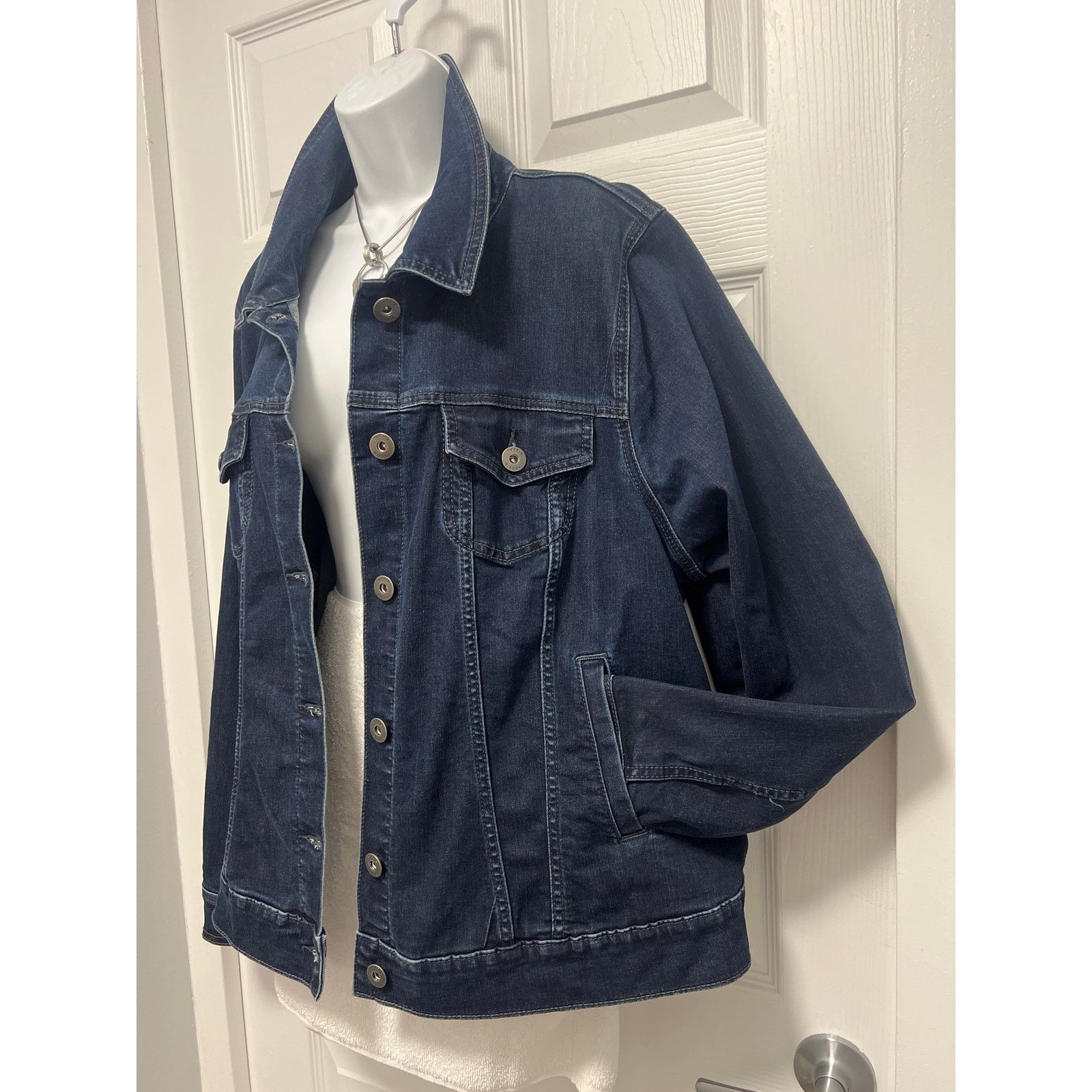 Other Torrid Dark Wash Denim Jean Jacket, Size 3 (3XL / 22-24) Size 3XL / US 20-22 - 2 Thumbnail